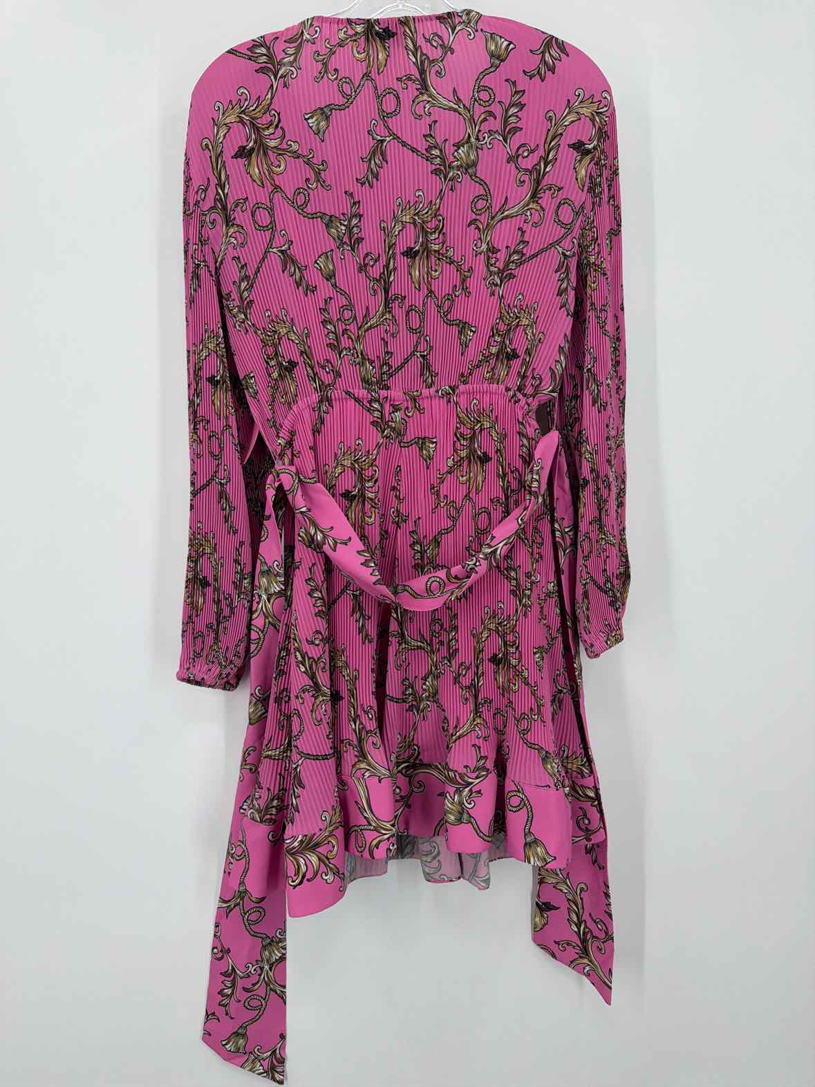 Pre-Owned Milly Pink Size 4 Short Long Sleeve Dress | True Fashionistas.