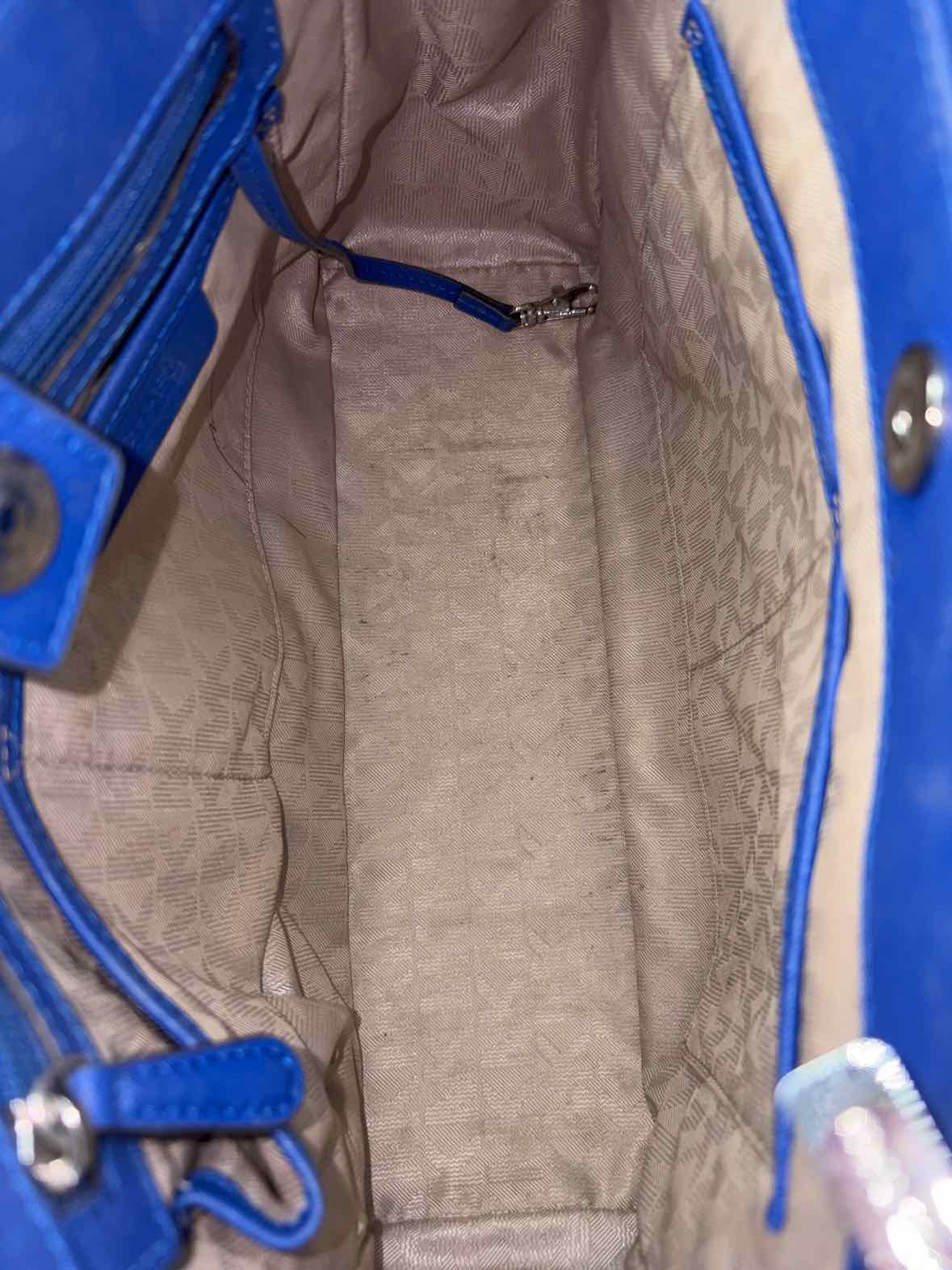Pre-Owned MICHAEL Michael Kors Blue Crossbody Crossbody | True Fashionistas.