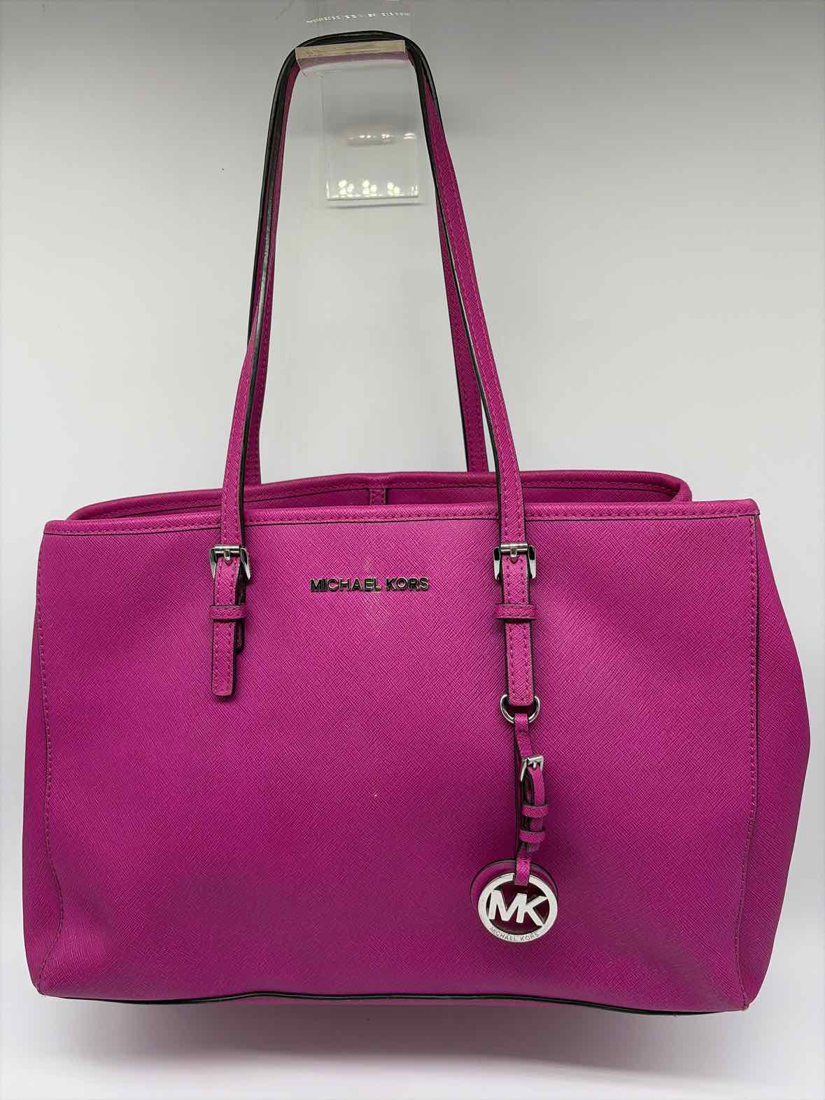 Pre-Owned MICHAEL Michael Kors Pink Shoulder Bag Shoulder Bag | True Fashionistas.
