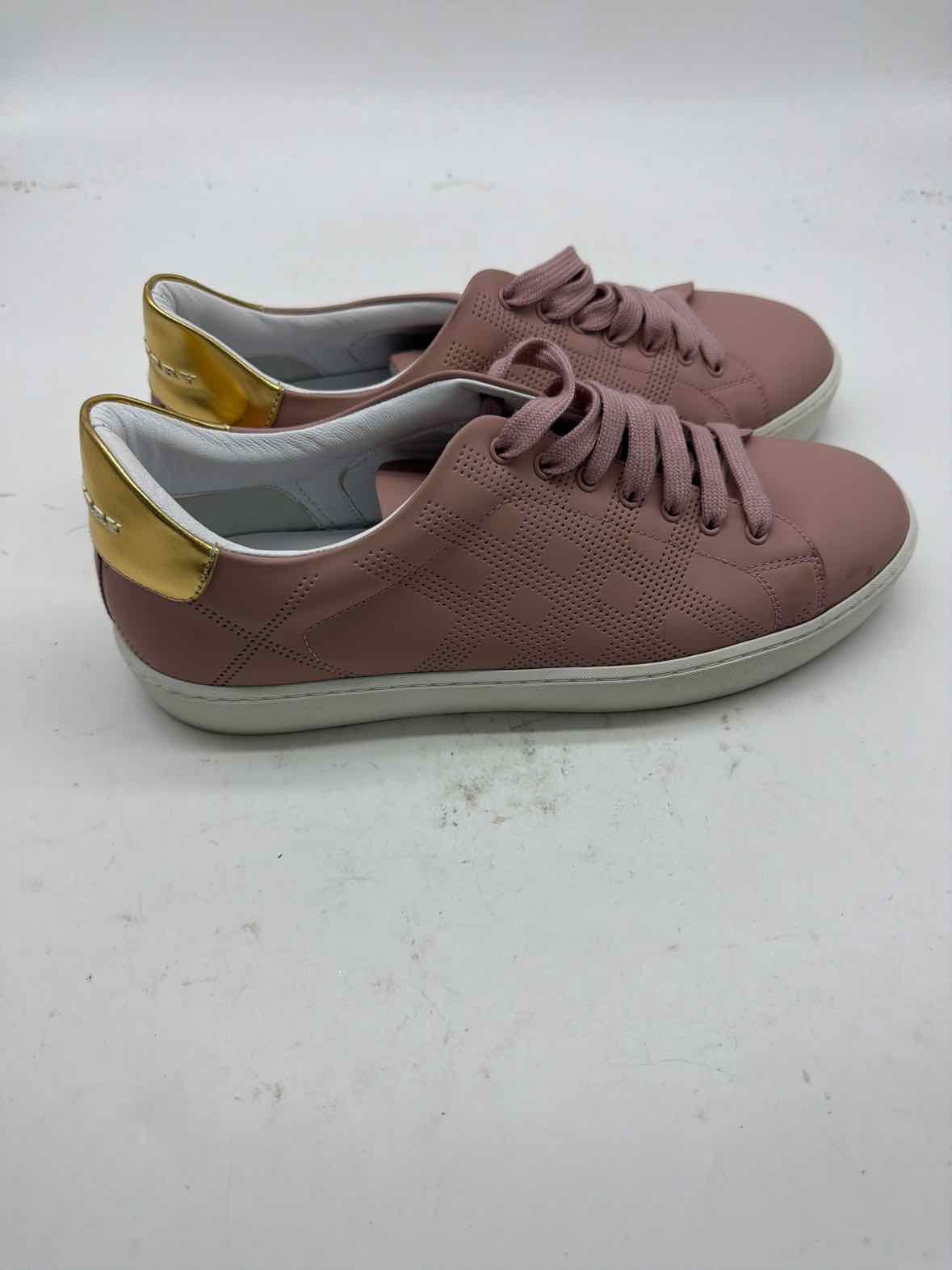 Pre-Owned Burberry Pink Size 9 Fashion Sneaker Athletic Shoes | True Fashionistas.