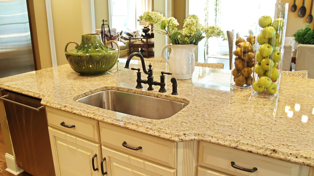 OUTFITTING YOUR KITCHEN ISLAND
