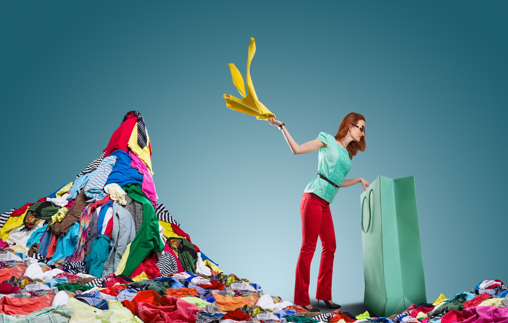 HOW CAN THE FASHION INDUSTRY BECOME MORE SUSTAINABLE?