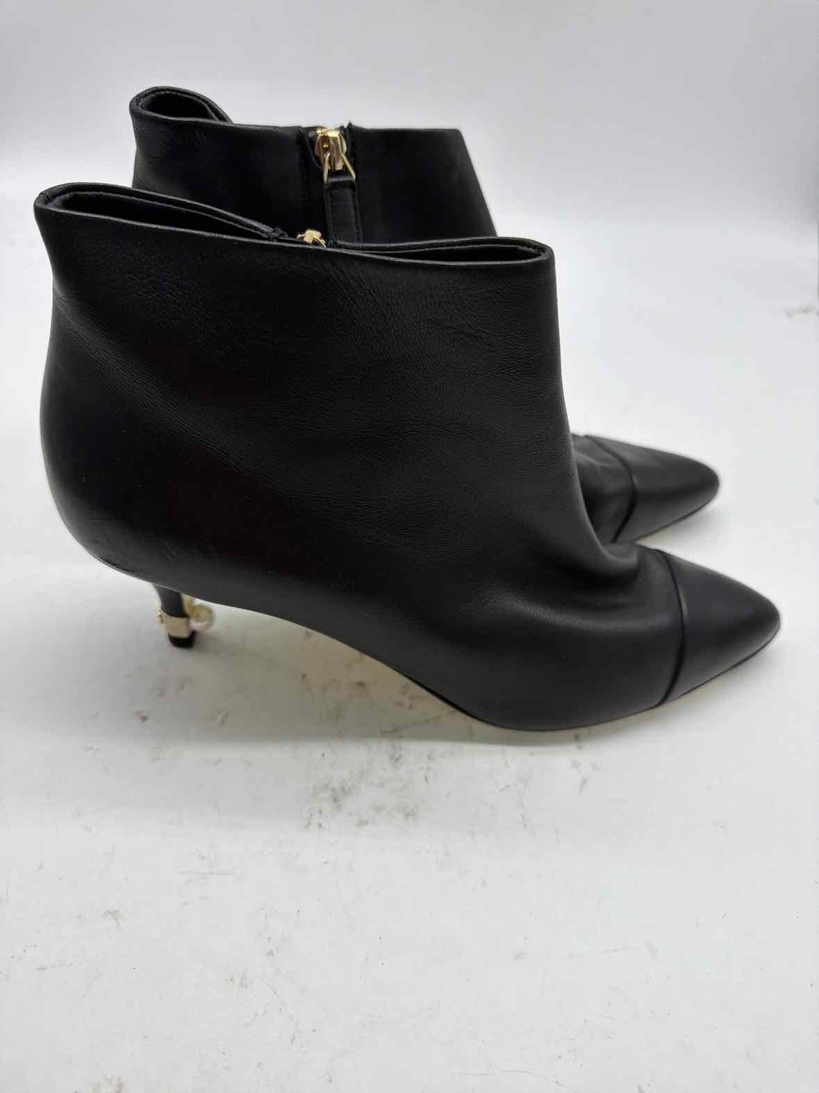 Pre-Owned Chanel Black Size 9.5 Leather Ankle Boot Boots | True Fashionistas.