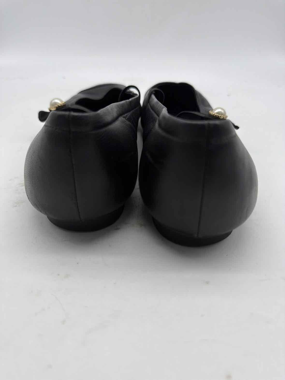 Pre-Owned Chanel Black Size 9.5 Mary Jane Flats | True Fashionistas.