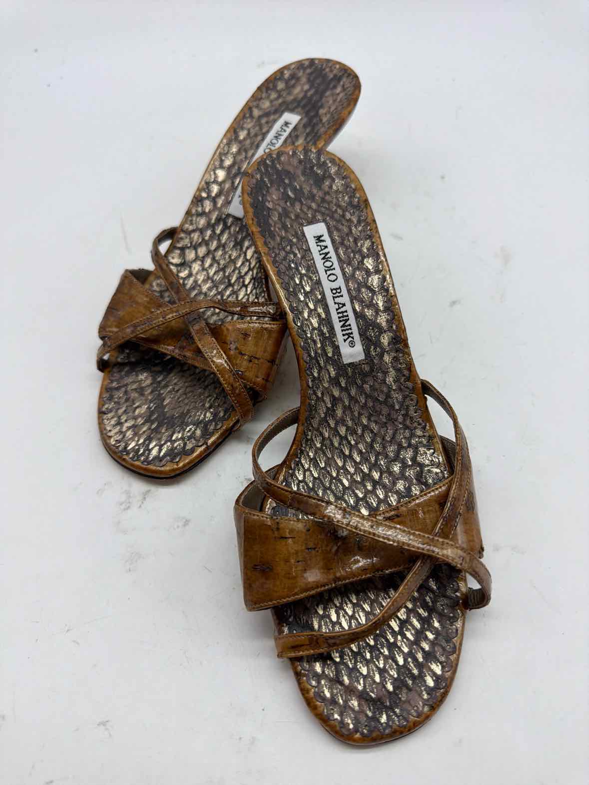 Pre-Owned Manolo Blahnik Brown Size 8.5 Mule Heels | True Fashionistas.