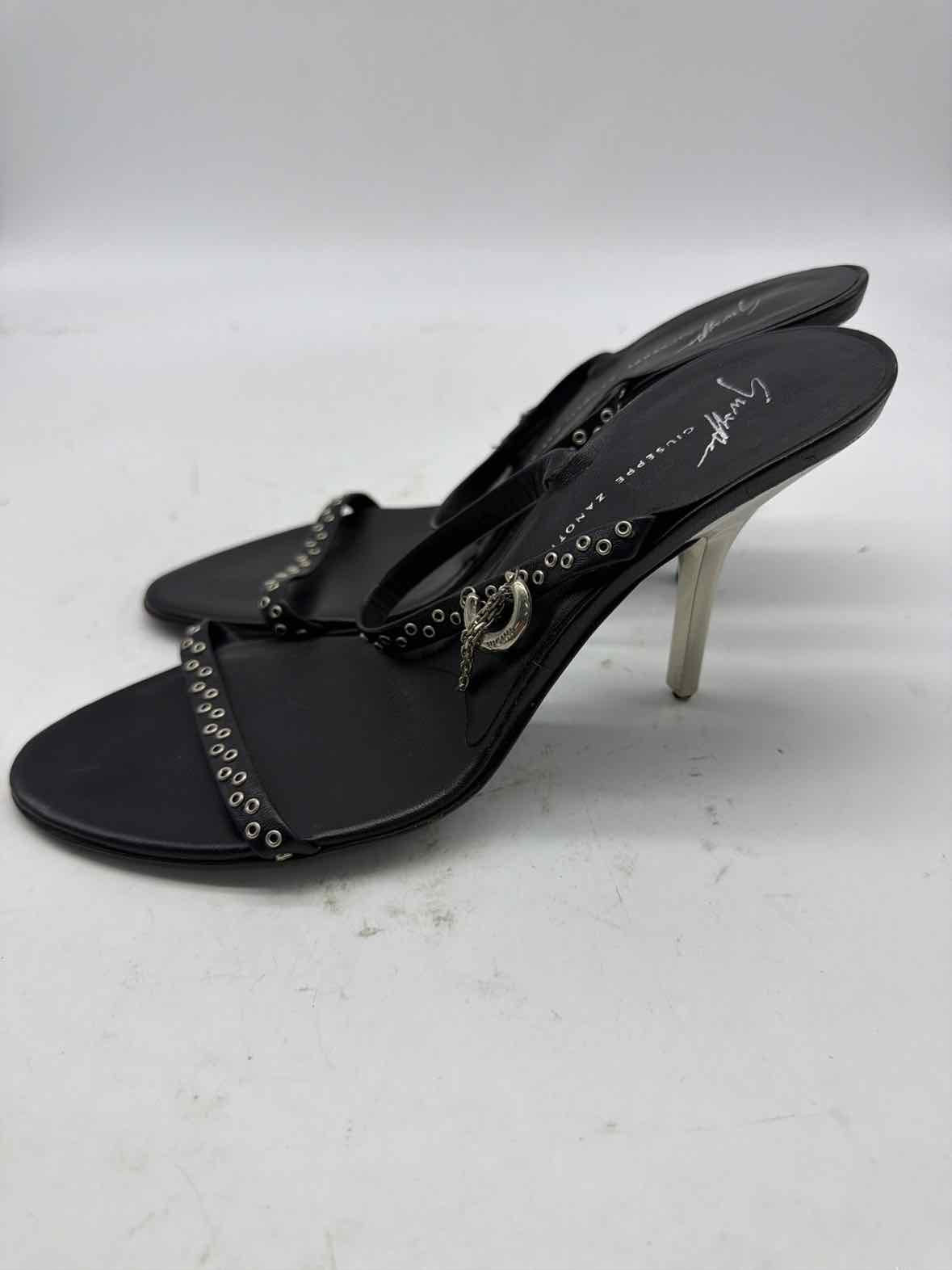 Pre-Owned Giuseppe Zanotti Black Size 5.5 Mule Heels | True Fashionistas.