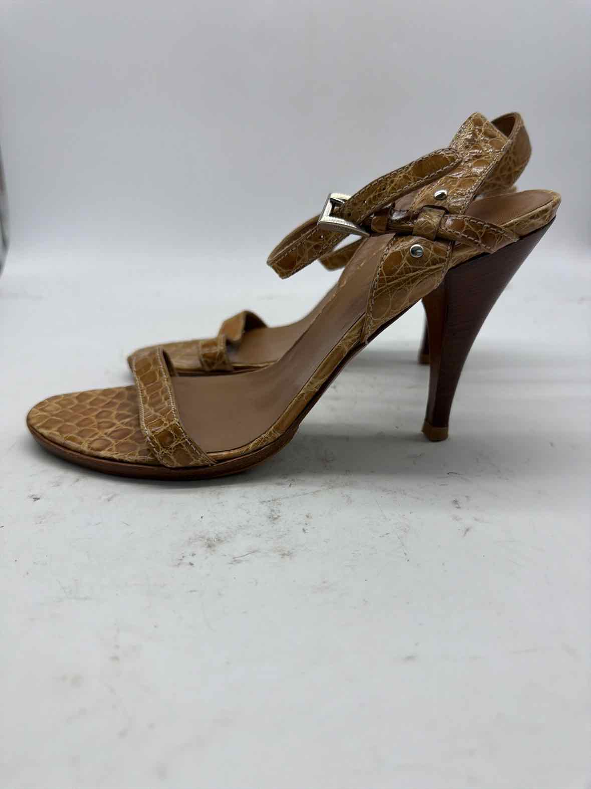 Pre-Owned Prada Tan Size 7 Strappy Heels | True Fashionistas.