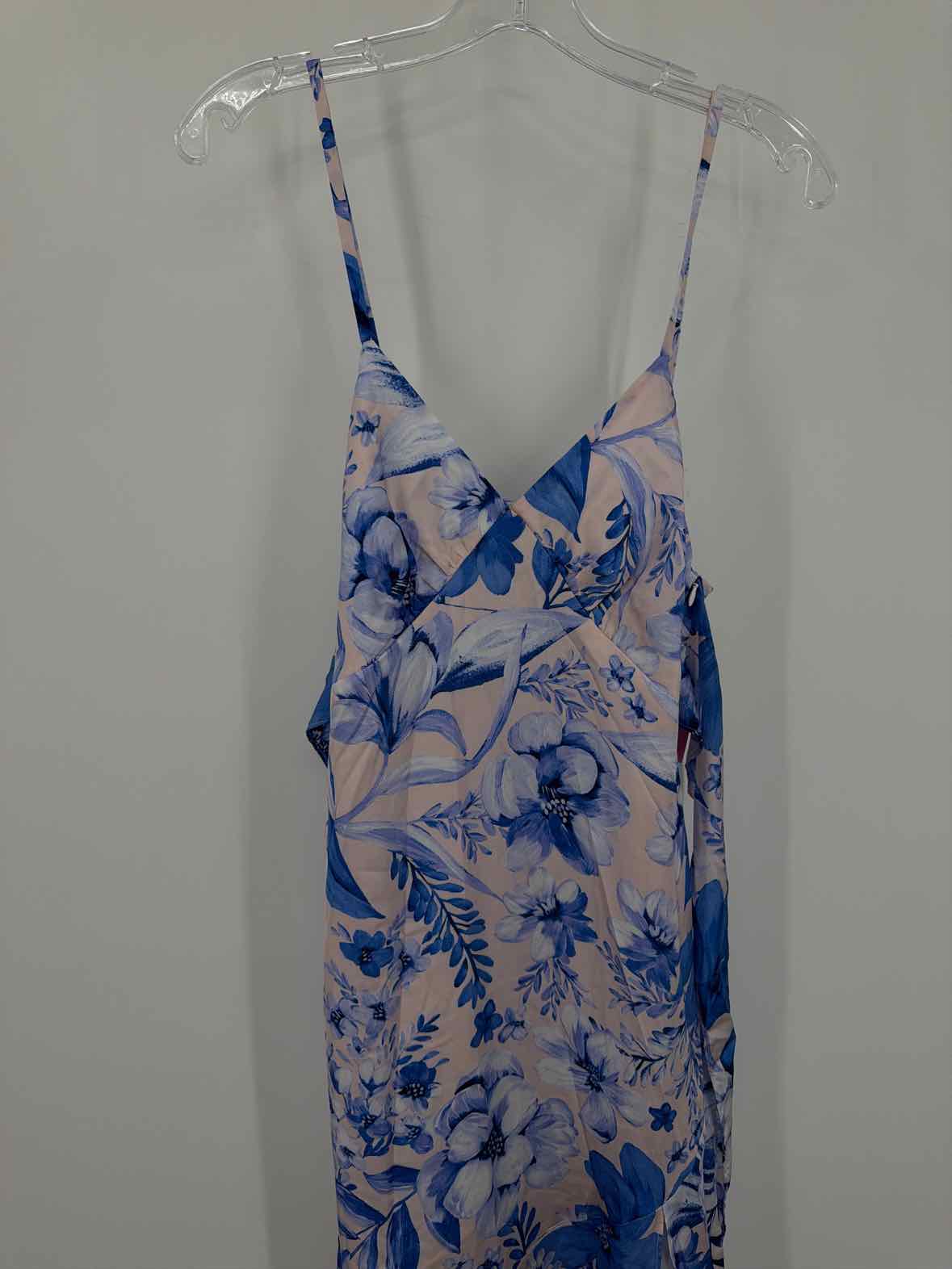 Pre-Owned Dress Forum Blue Size Small Long Sleeveless Dress | True Fashionistas.