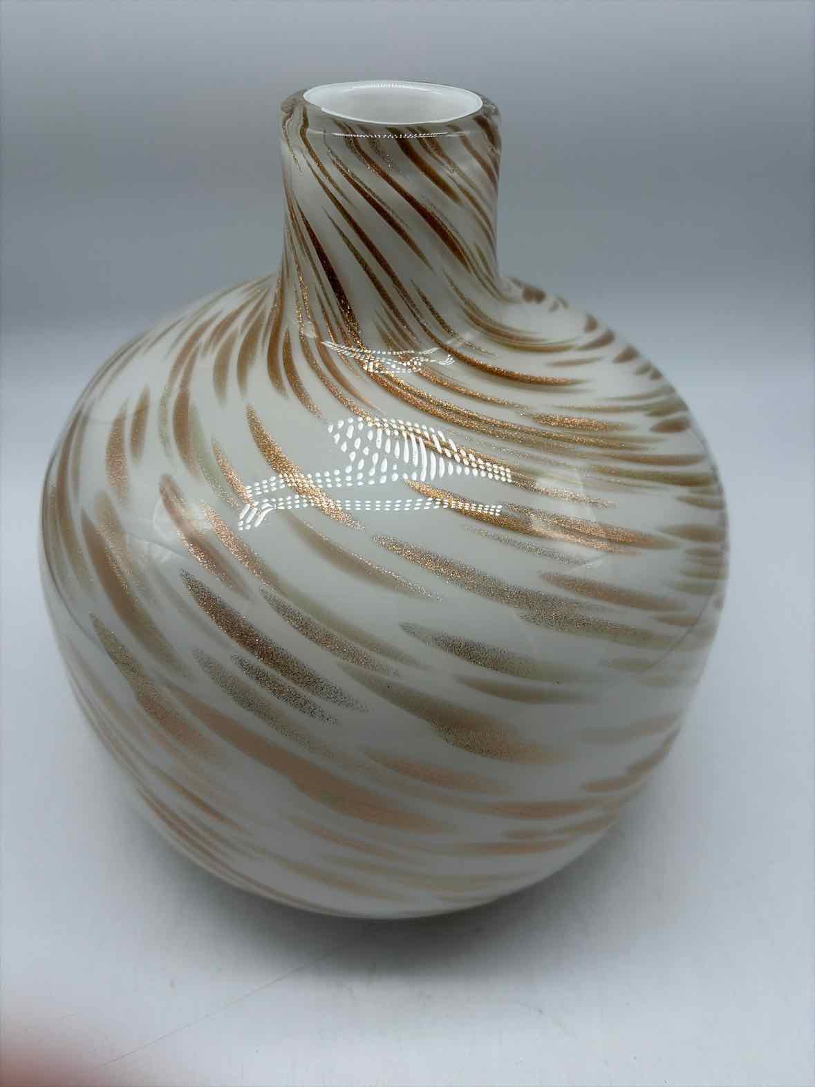 Gold & Cream Swirl Glass Vase | True Fashionistas.