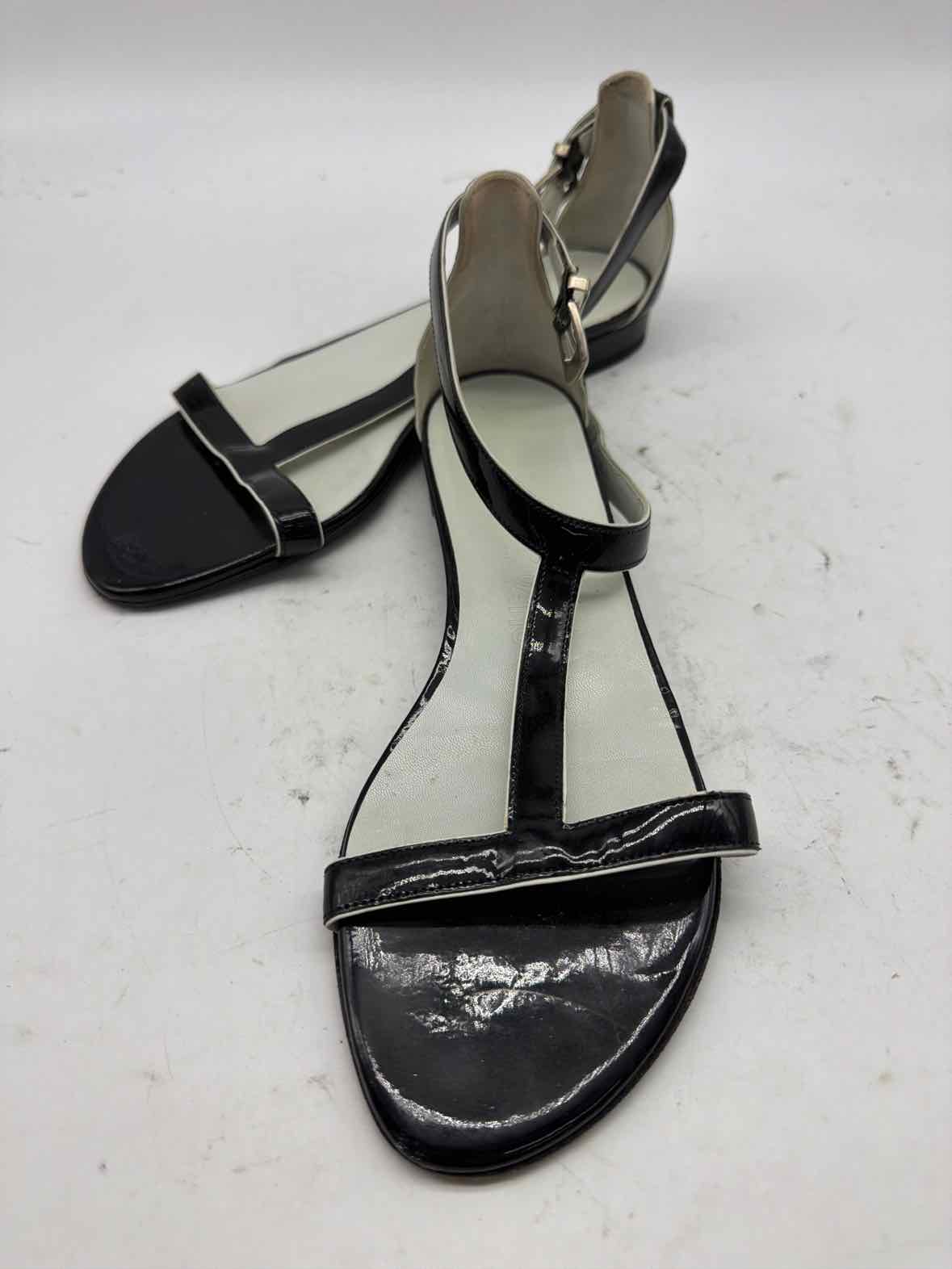 Pre-Owned Salvatore Ferragamo Black Size 6.5 T Strap Sandals | True Fashionistas.