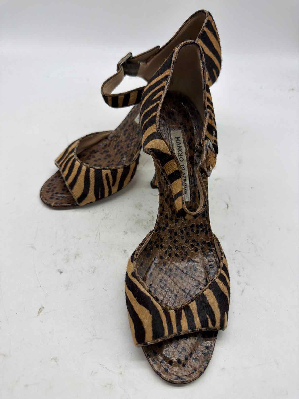 Pre-Owned Manolo Blahnik Tan Size 7.5 Animal Print Ankle Strap Heels | True Fashionistas.