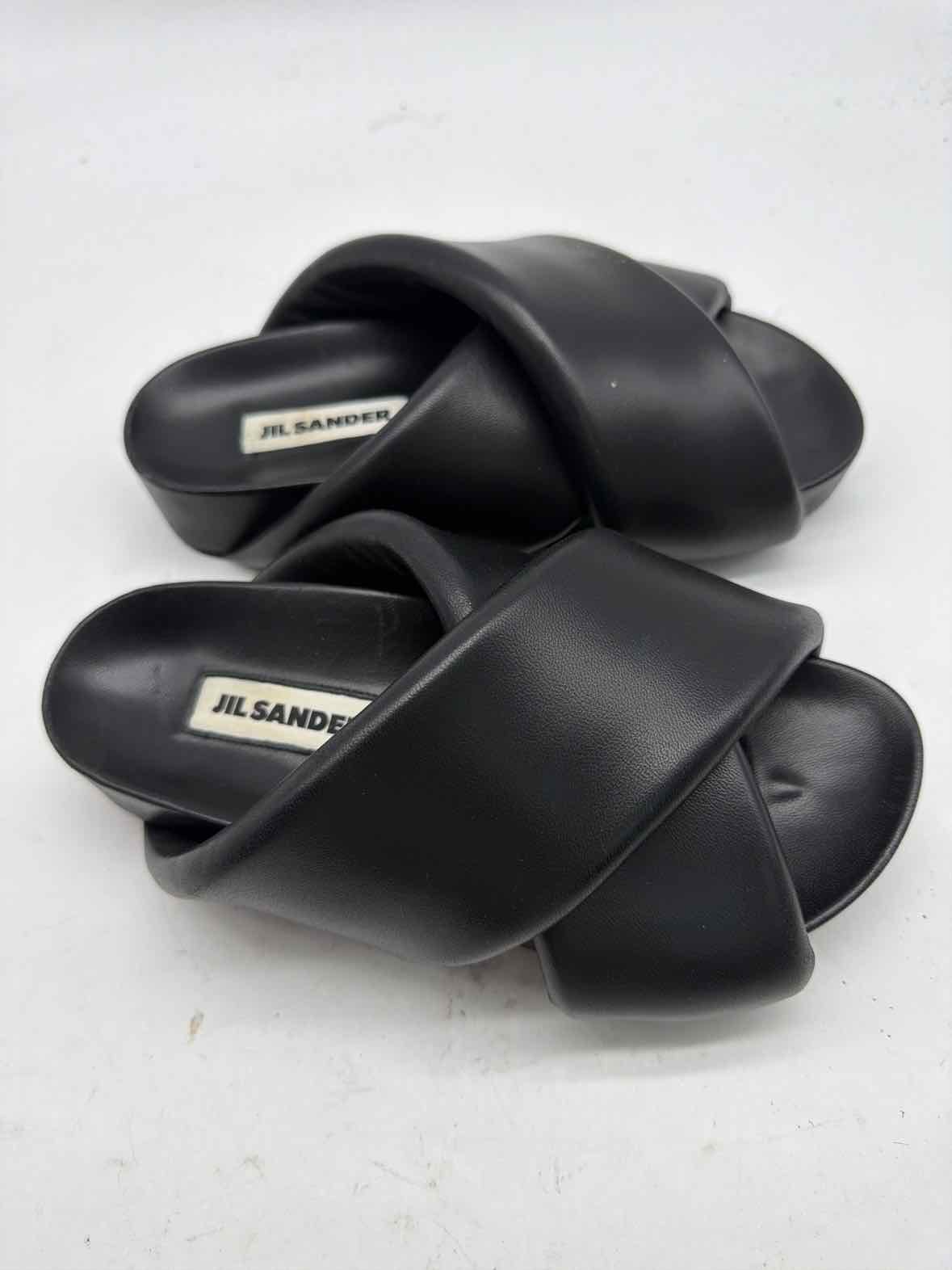 Pre-Owned Jill Stuart Black Size 6 Mule Sandals | True Fashionistas.
