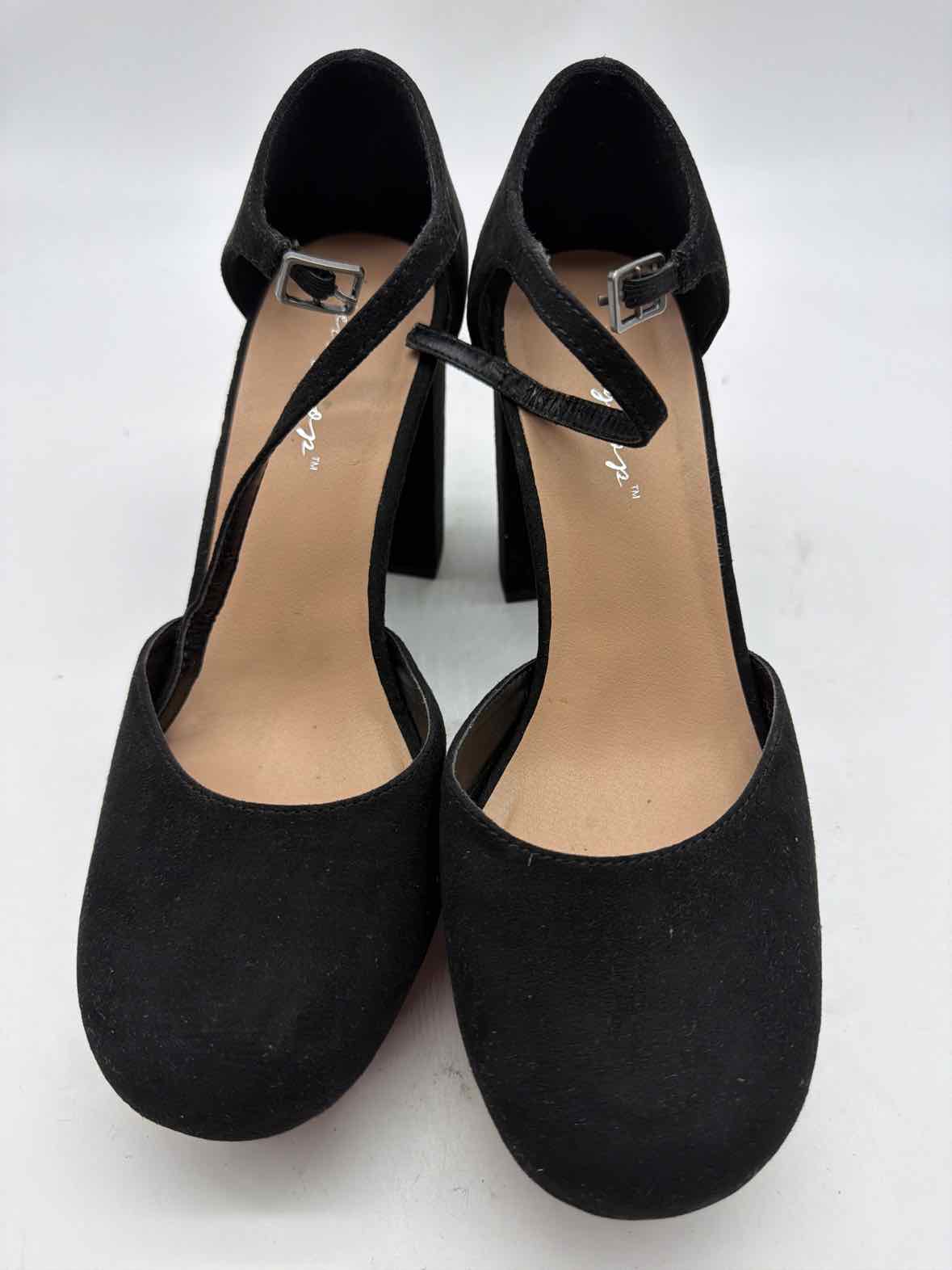 Pre-Owned Jellypop Black Size 7.5 Ankle Strap Heels | True Fashionistas.