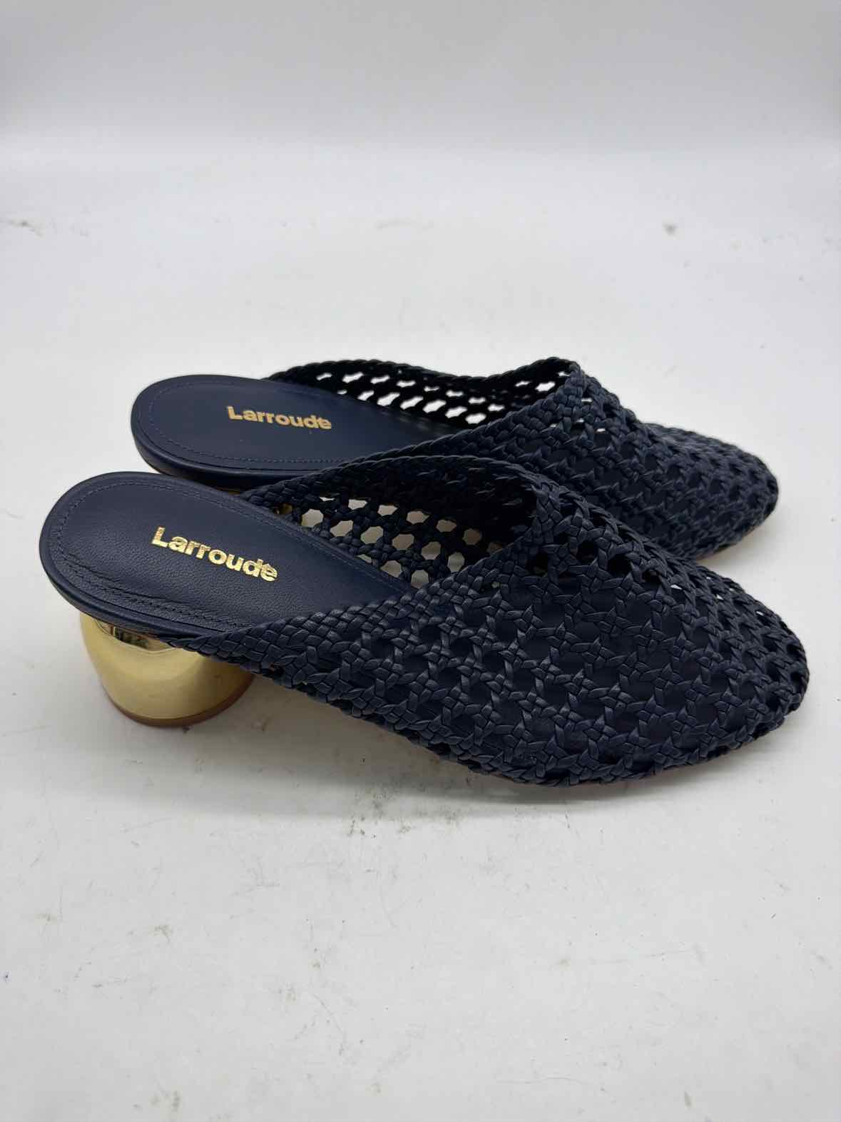 Pre-Owned Larroude Navy Size 9 Mule Heels | True Fashionistas.