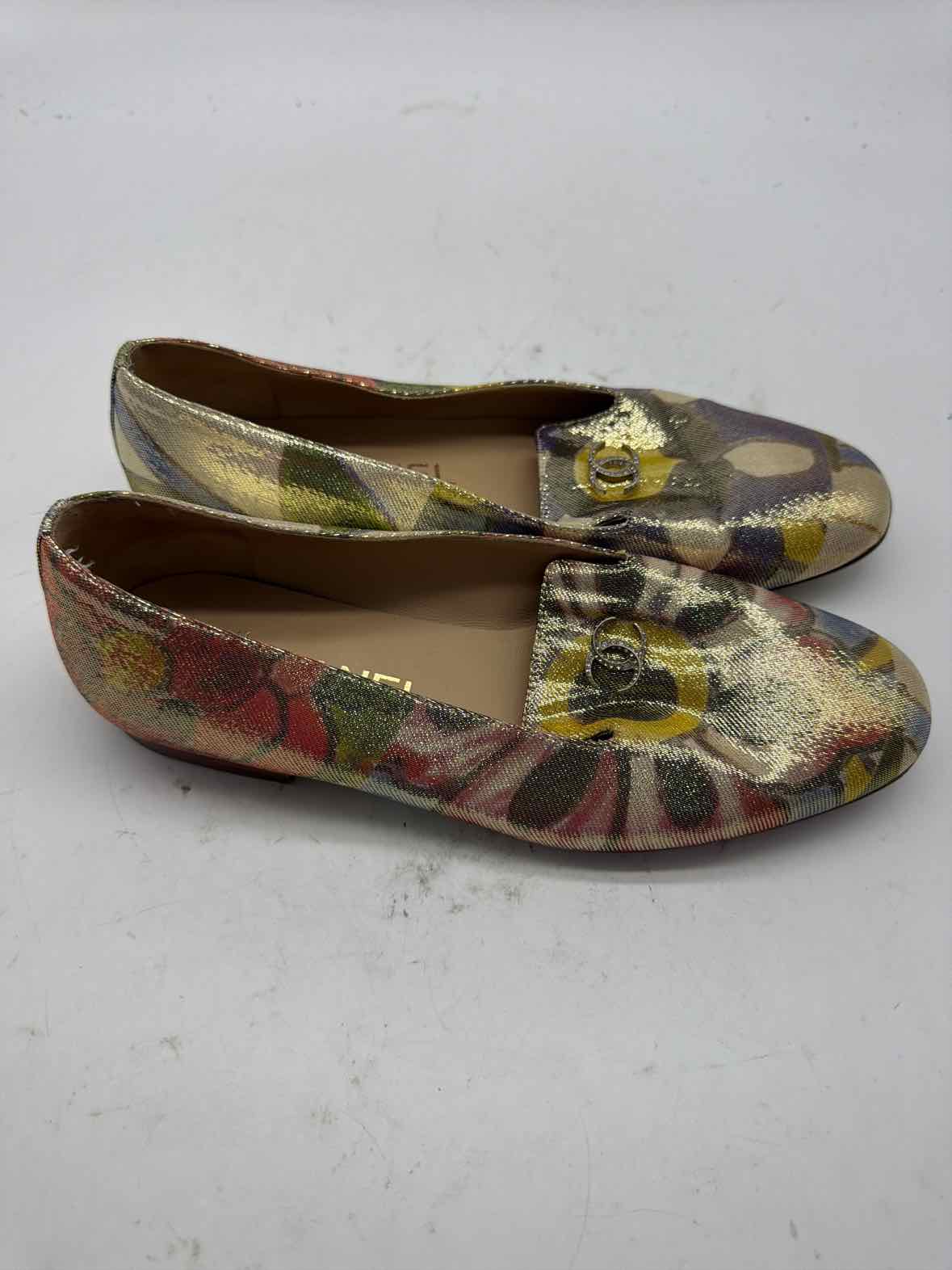 Pre-Owned Chanel Gold Size 5.5 Lurex Loafer Flats | True Fashionistas.