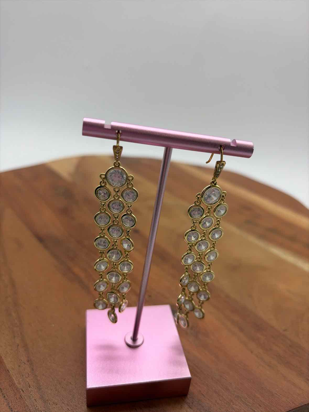 Kendra Scott Gold Chandelier Drop Earrings | True Fashionistas.