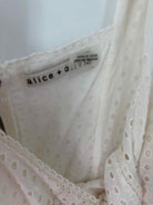 Pre-Owned Alice + Olivia White Size 4 Eyelet Short Sleeveless Dress | True Fashionistas.