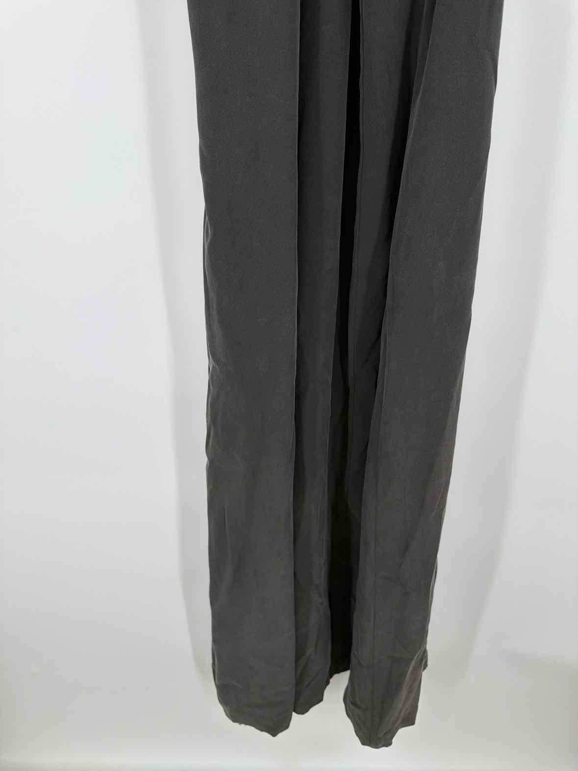 Pre-Owned The Eight Senses Grey Size Small Long Sleeveless Dress | True Fashionistas.