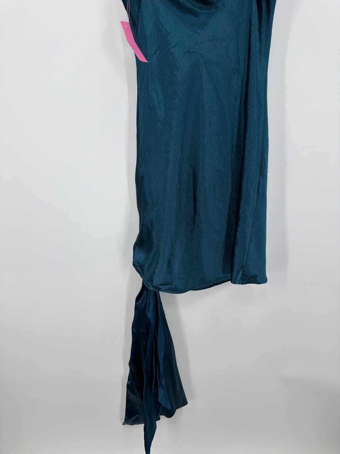 Pre-Owned Cinq a Sept Blue Size 12 Short Sleeveless Dress | True Fashionistas.
