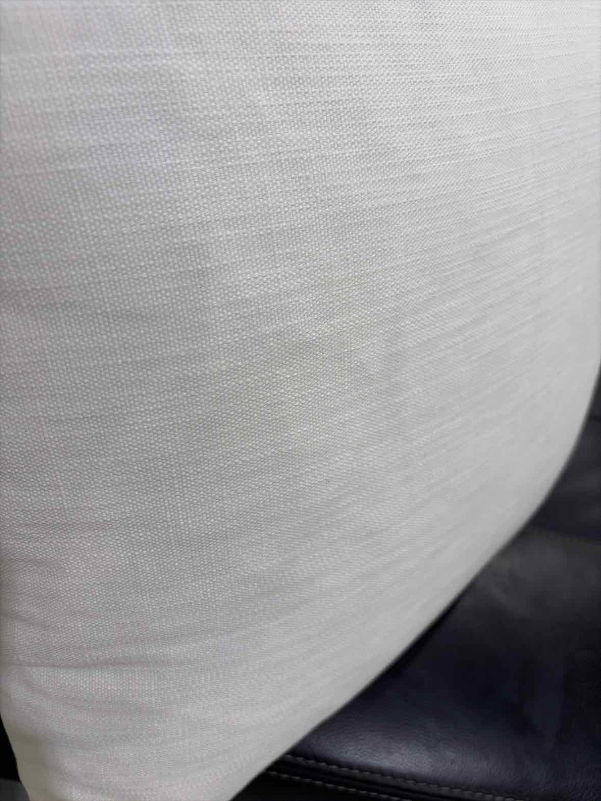 White Pillow | True Fashionistas.