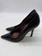 Pre-Owned Manolo Blahnik Black Size 35 Pump Heels | True Fashionistas.