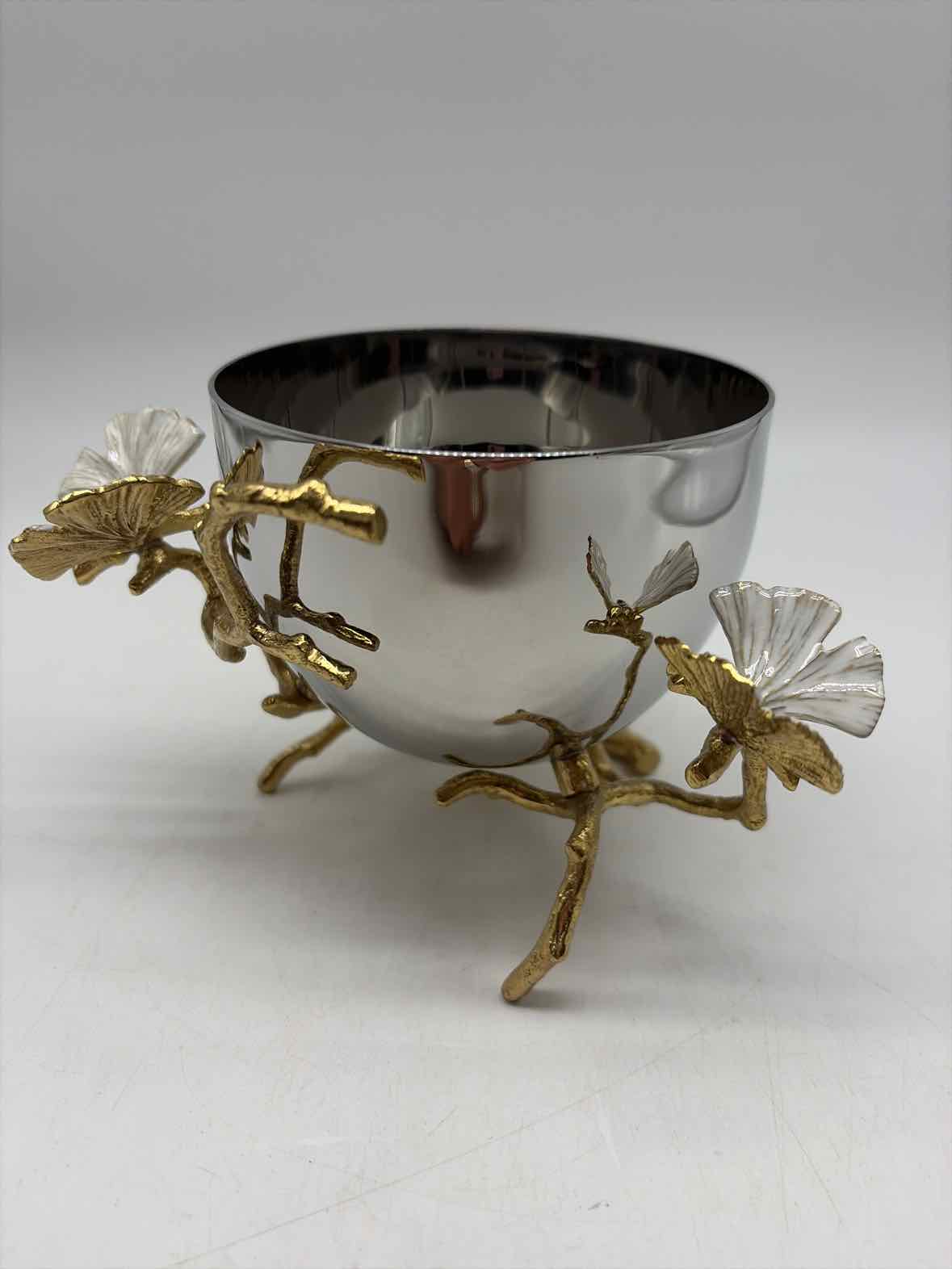 Michael Aram White & Gold Colored Nut Bowl | True Fashionistas.
