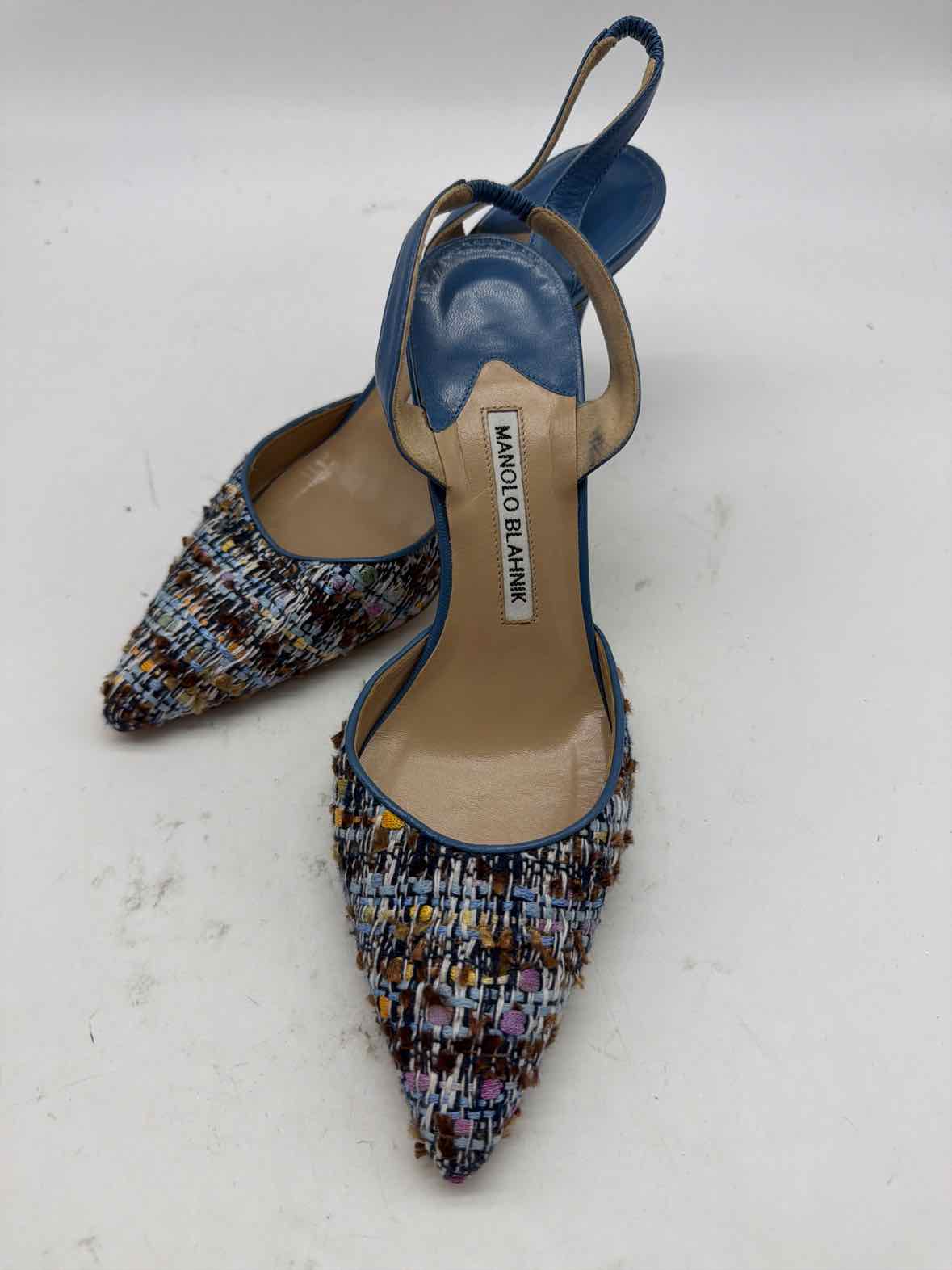 Pre-Owned Manolo Blahnik Blue Size 6 Boucle Slingback Heels | True Fashionistas.
