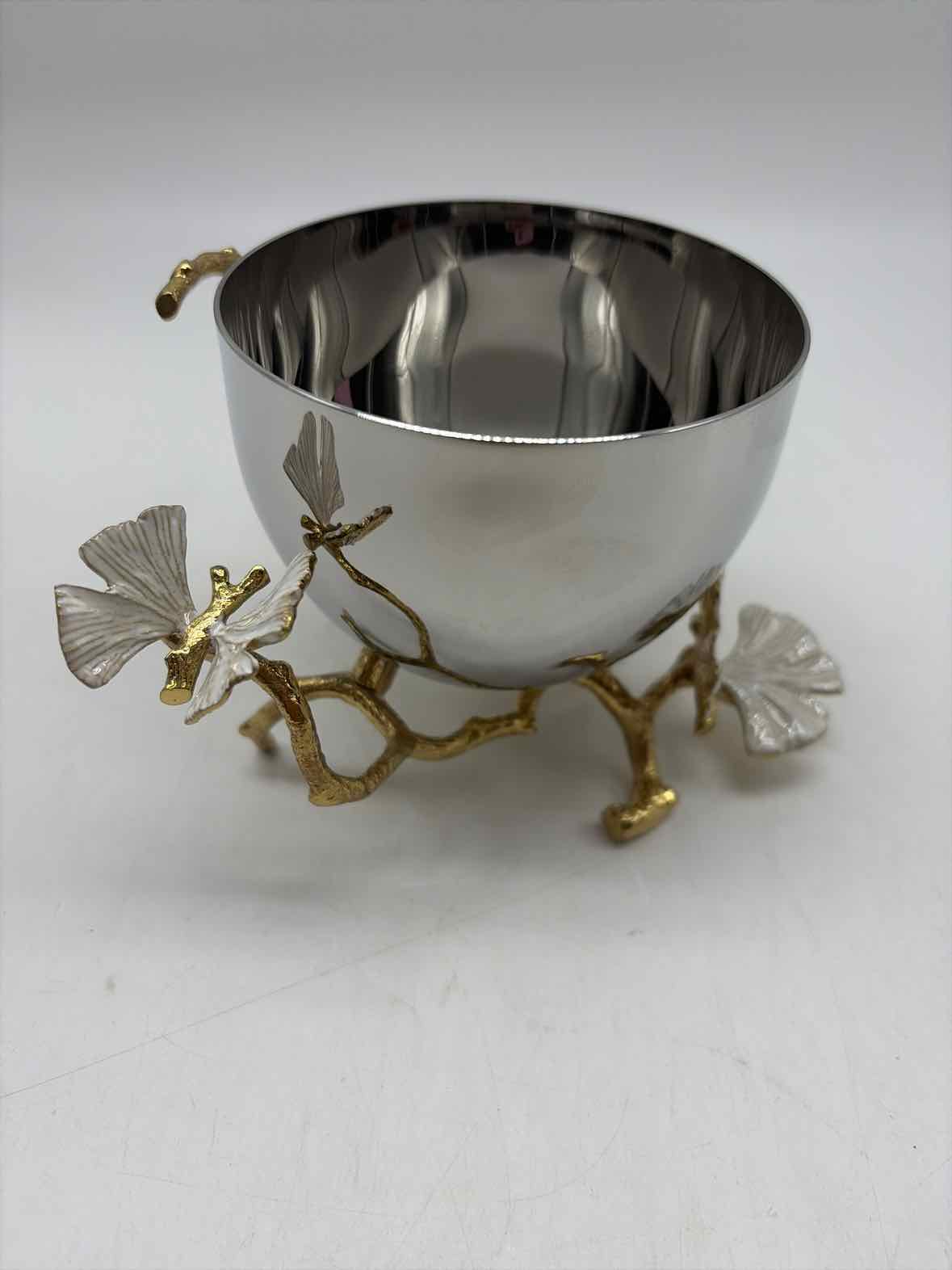 Michael Aram White & Gold Colored Nut Bowl | True Fashionistas.