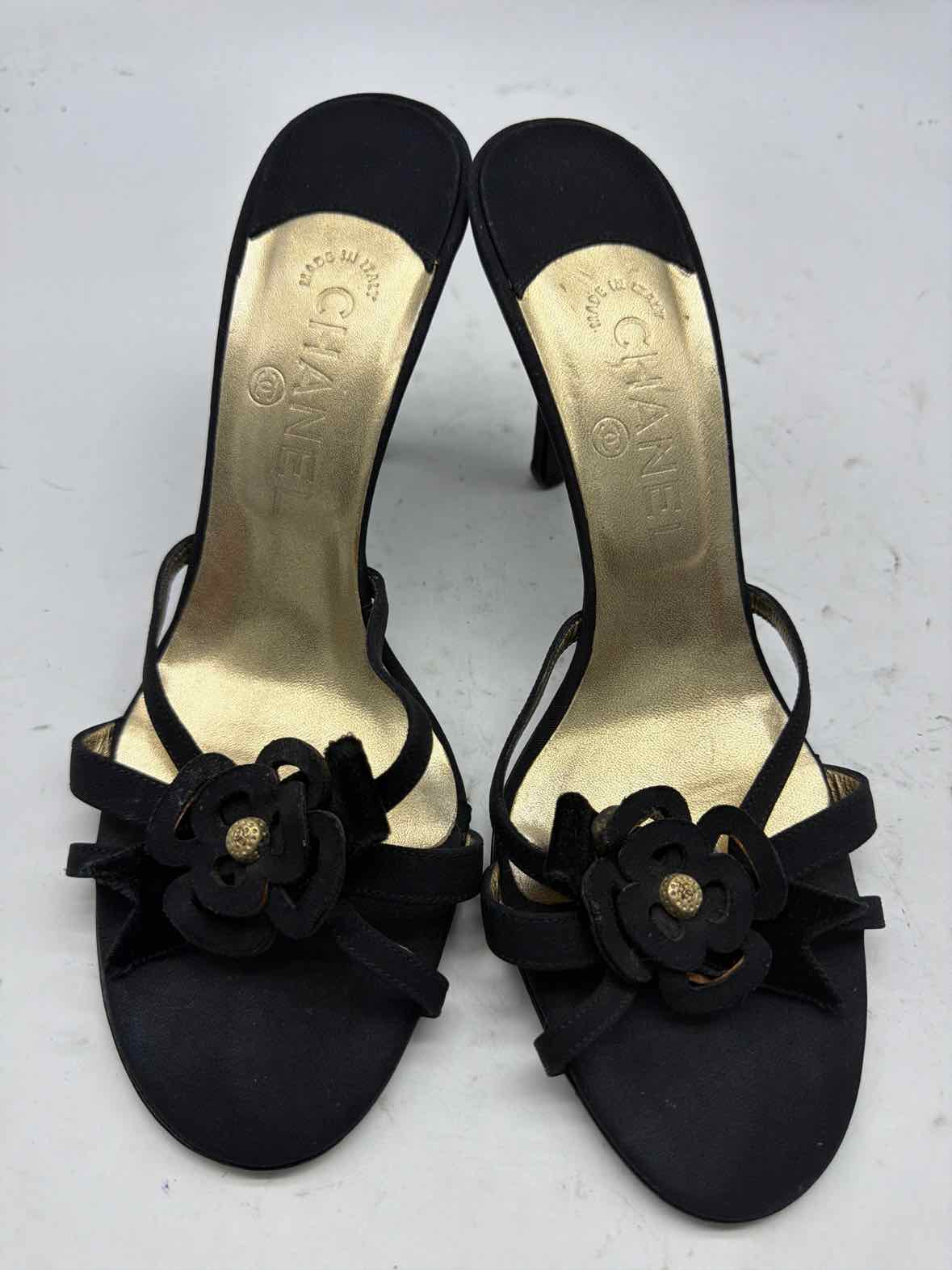Pre-Owned Chanel Black Size 9.5 Mule Heels | True Fashionistas.