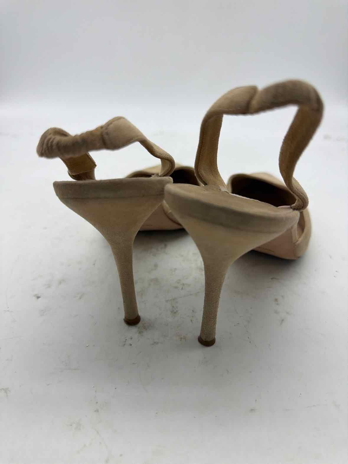 Pre-Owned Manolo Blahnik Tan Size 8.5 Slingback Heels | True Fashionistas.