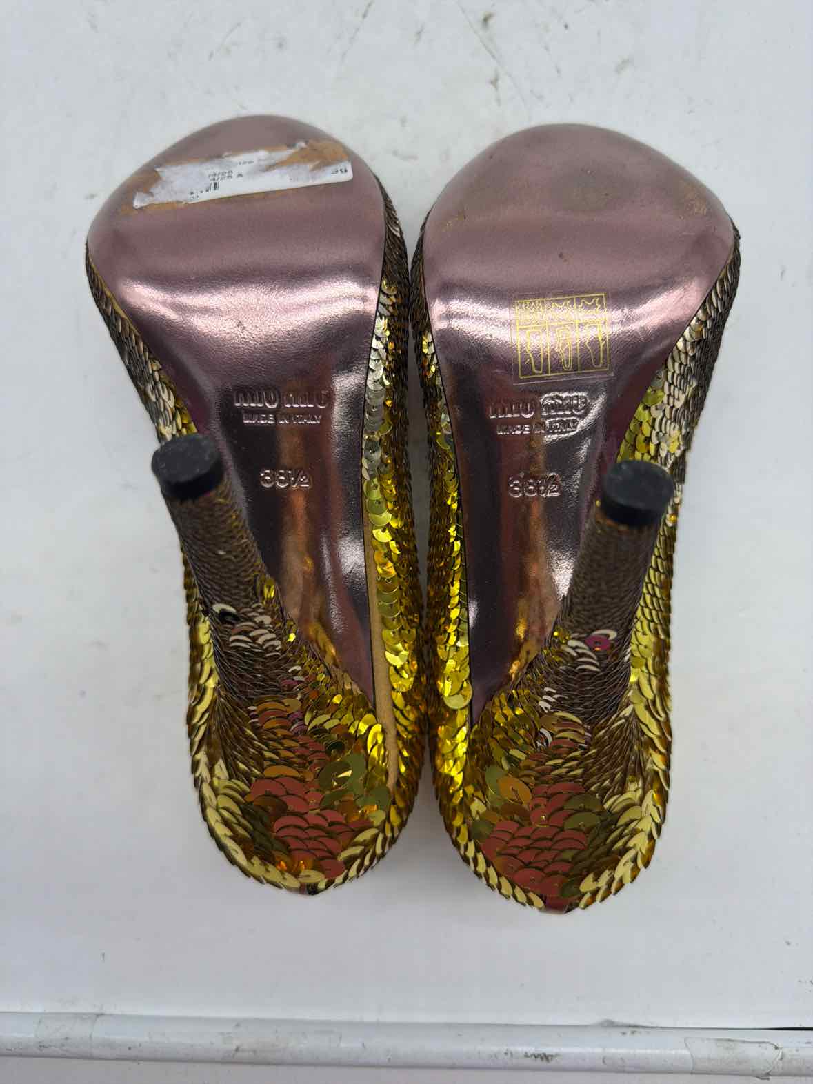 Pre-Owned Miu Miu Gold Size 8.5 Sequin Pump Heels | True Fashionistas.