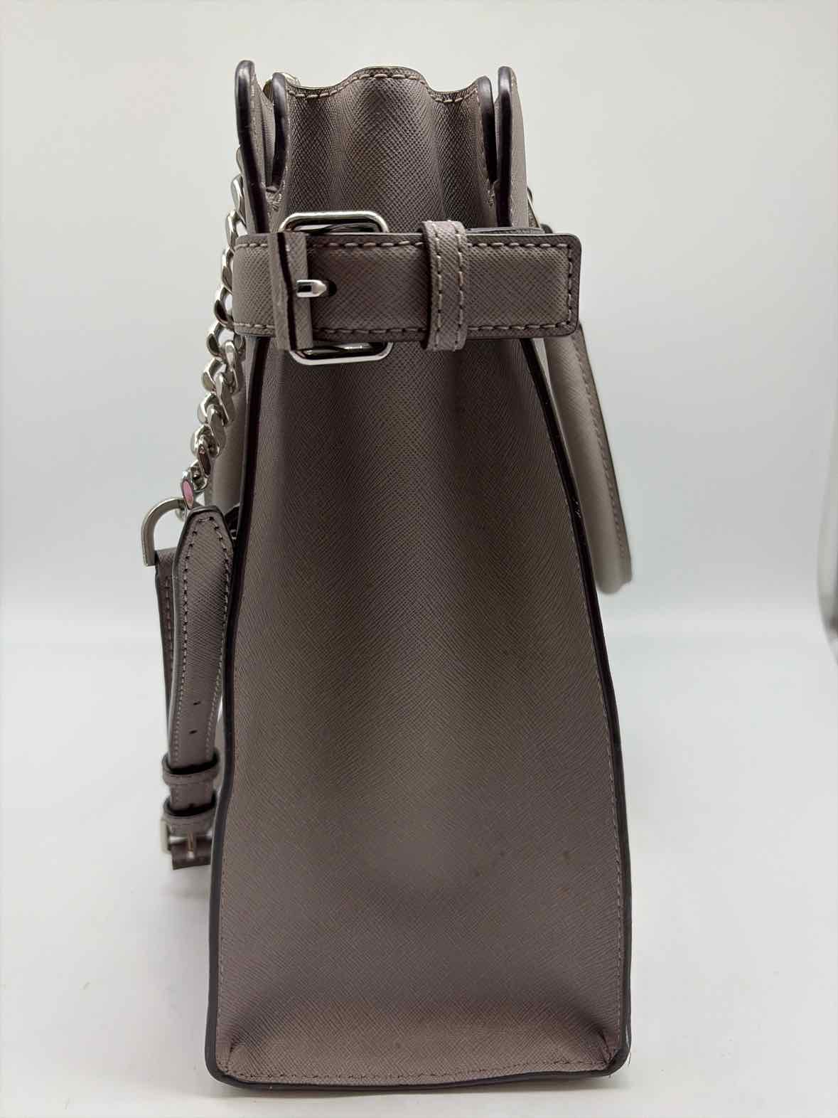 Pre-Owned MICHAEL Michael Kors Grey Shoulder Bag Shoulder Bag | True Fashionistas.