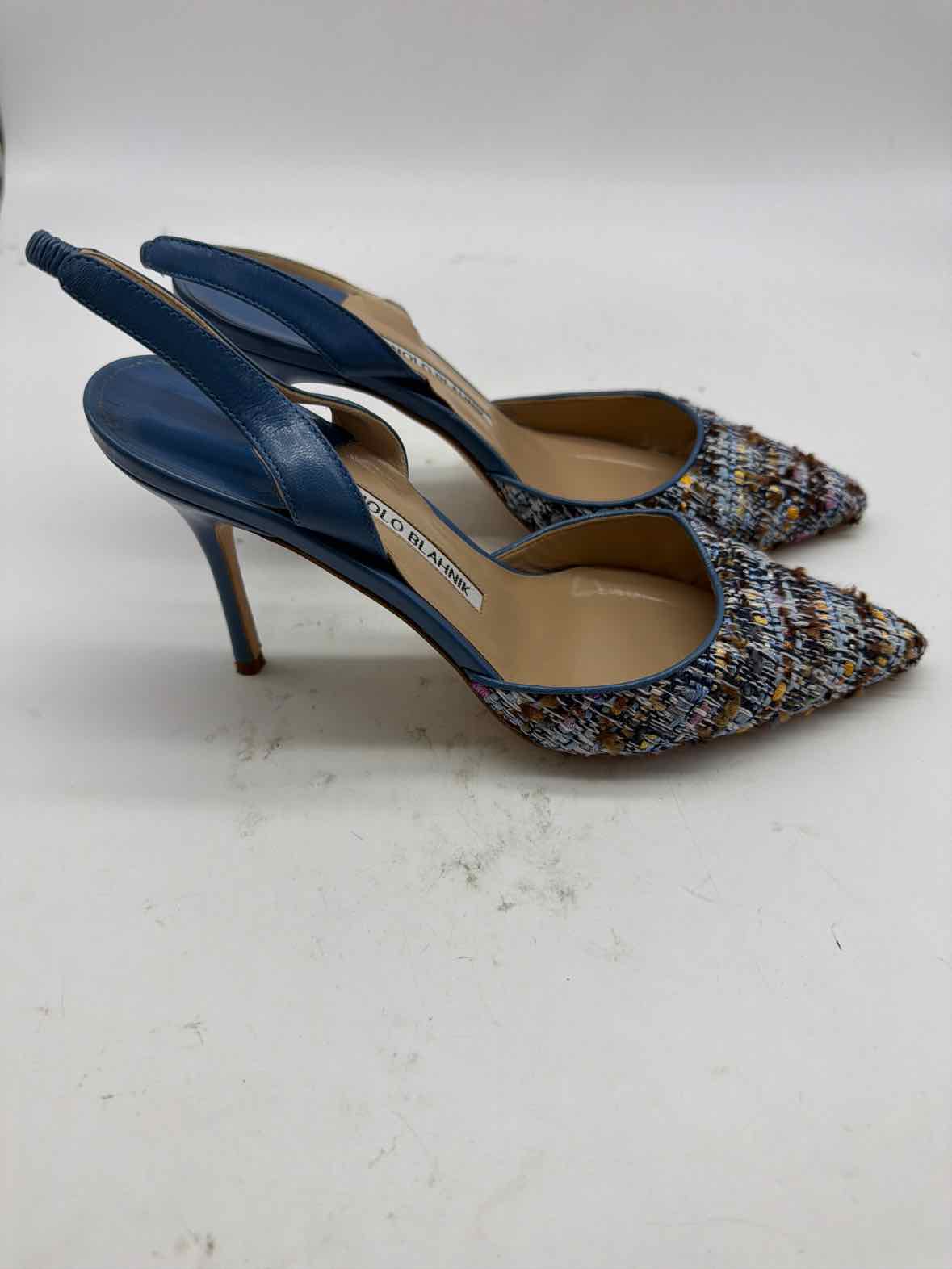Pre-Owned Manolo Blahnik Blue Size 6 Boucle Slingback Heels | True Fashionistas.