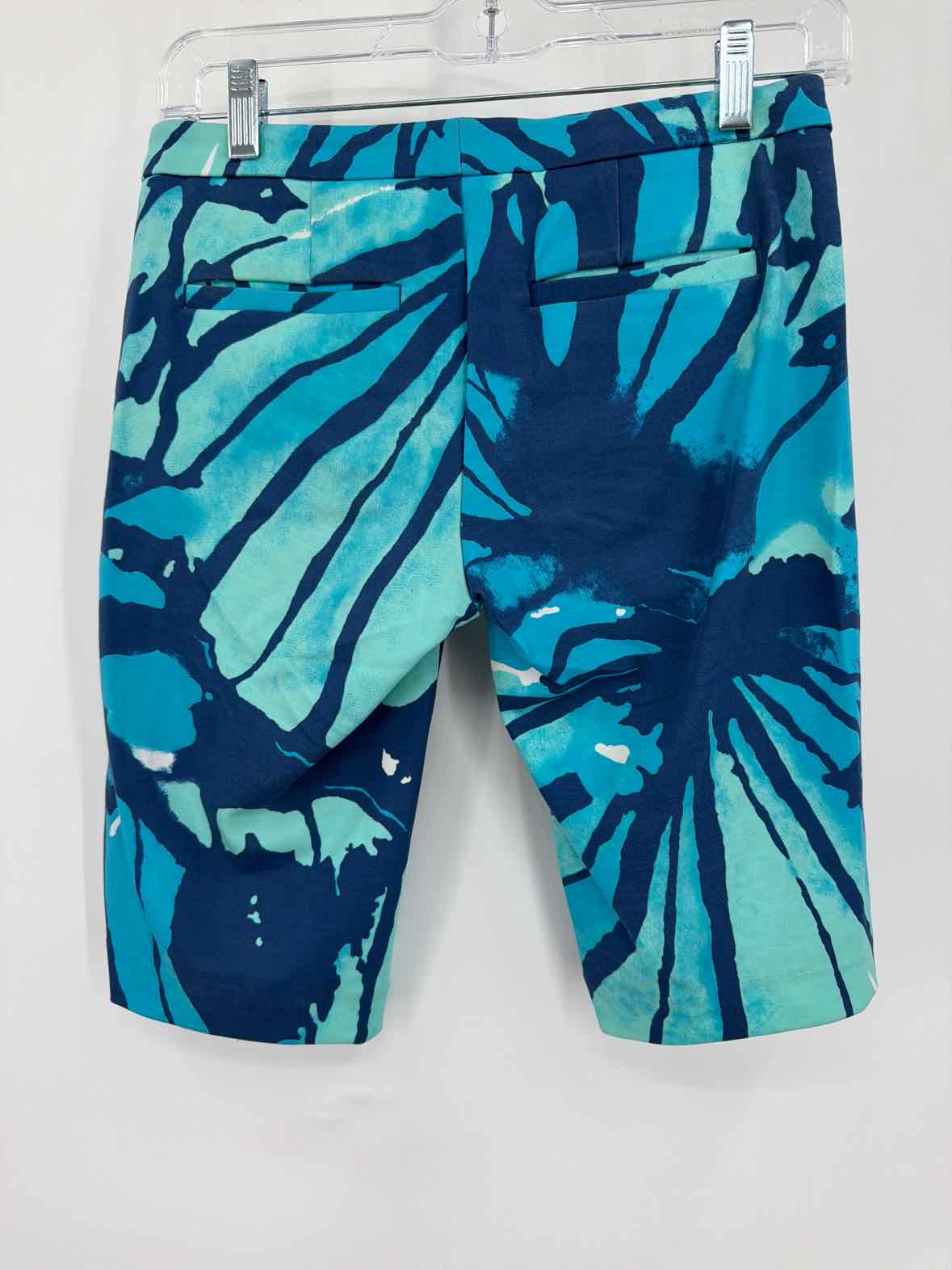 Pre-Owned Lilly Pulitzer Blue Size 00 Printed Shorts | True Fashionistas.