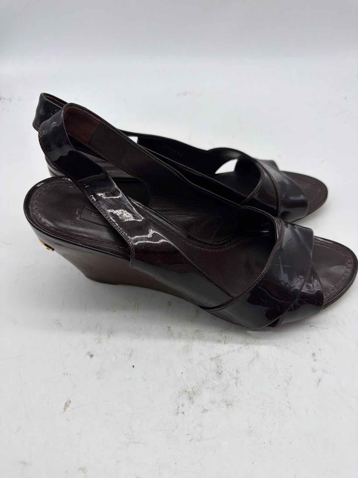 Pre-Owned Louis Vuitton Brown Size 8.5 Patent Leather Wedge Heels | True Fashionistas.