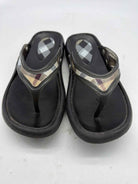 Pre-Owned Burberry Black Size 7 Thong Sandals | True Fashionistas.