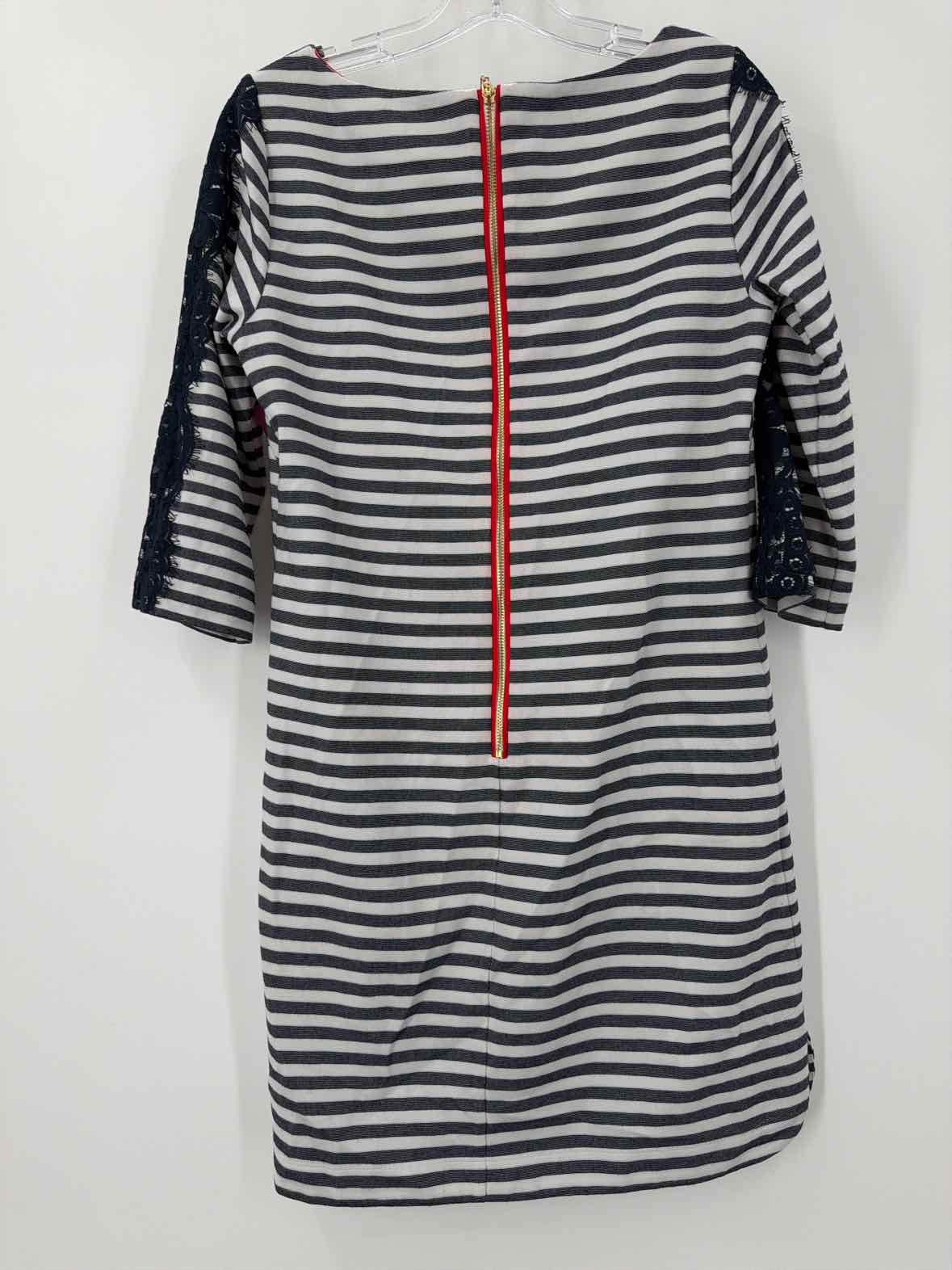 Pre-Owned Eliza J Blue Size 6 Stripe Short Long Sleeve Dress | True Fashionistas.