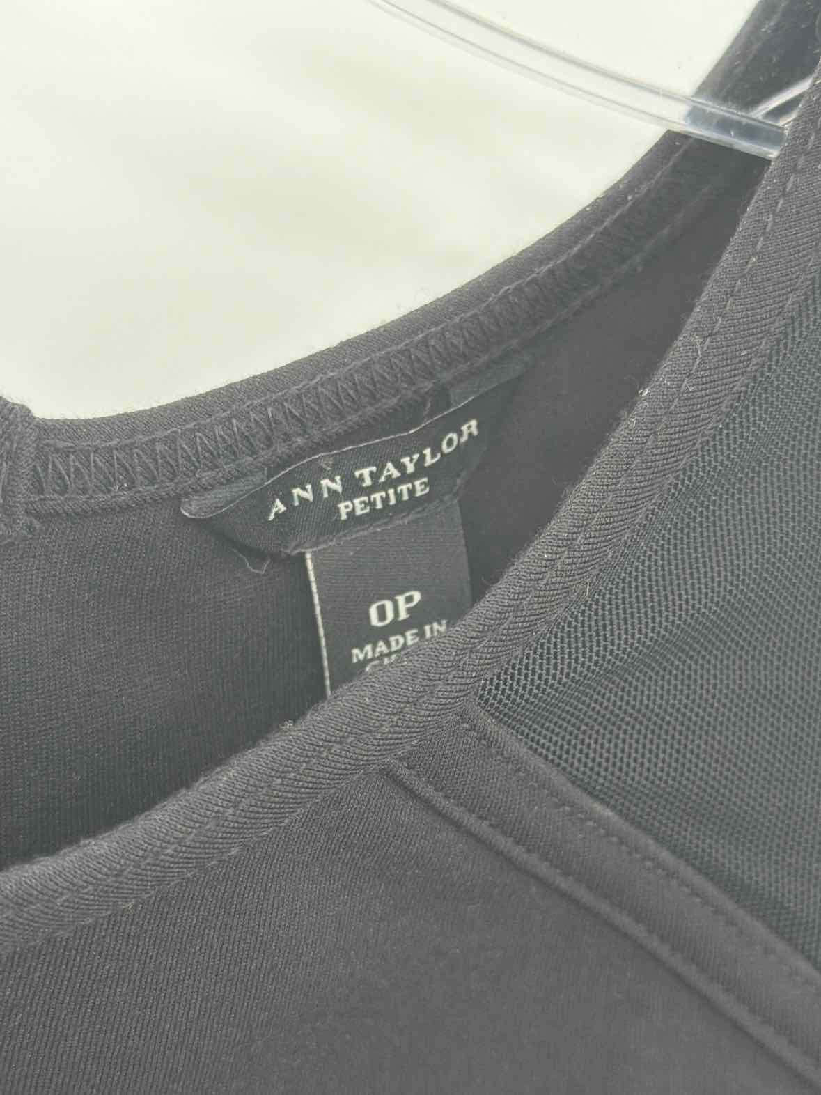 Pre-Owned Ann Taylor Black Size 0 Short Short Sleeve Dress | True Fashionistas.