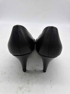 Pre-Owned Chanel Black Size 9 Leather Pump Heels | True Fashionistas.
