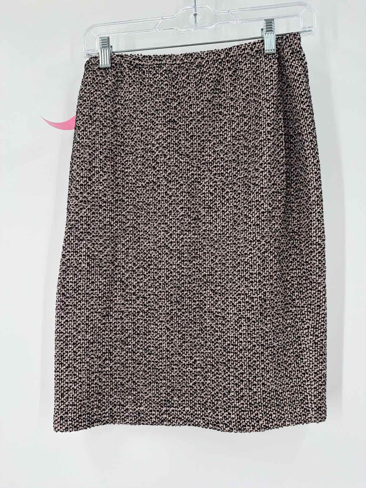 Pre-Owned St John Black Size 2 Knit Pencil Skirt | True Fashionistas.