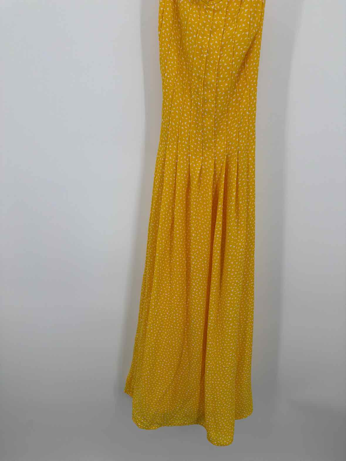 Pre-Owned Banana Republic Yellow Size 2 Short Sleeveless Dress | True Fashionistas.