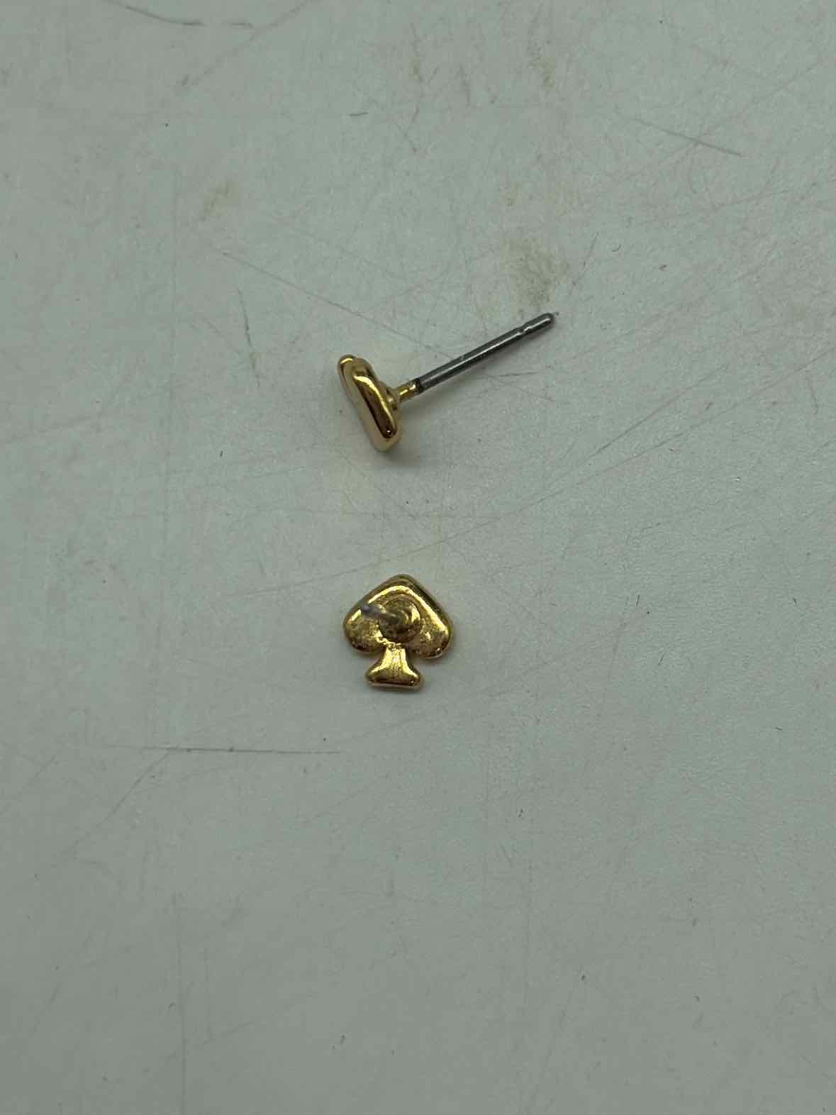 Pre-Owned Kate Spade Gold Spade Stud Earrings | True Fashionistas.