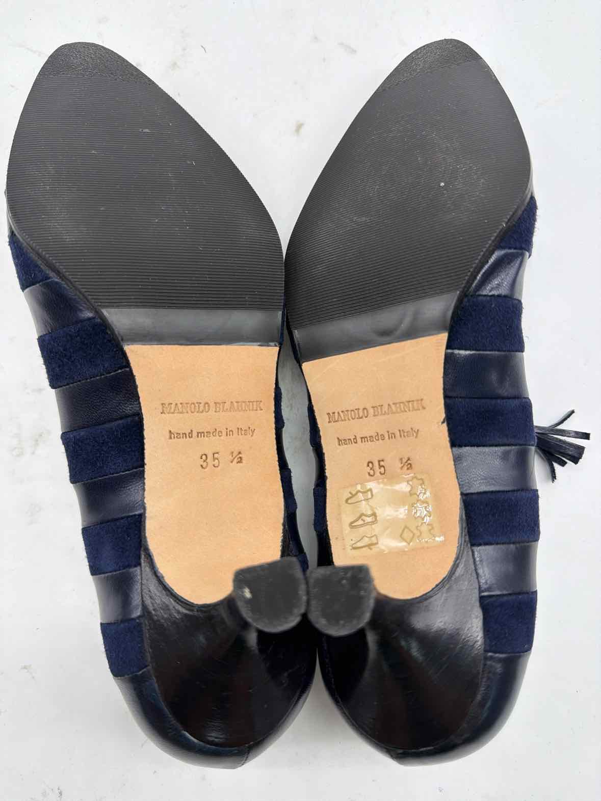 Pre-Owned Manolo Blahnik Navy Size 5.5 Pump Heels | True Fashionistas.
