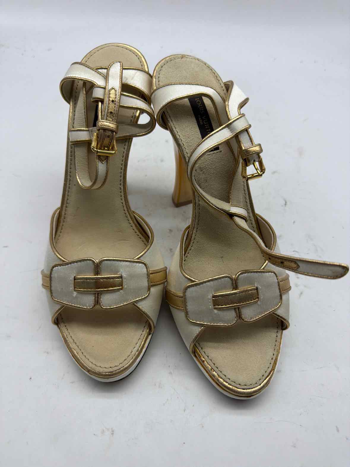 Pre-Owned Louis Vuitton White Size 7 Strappy Strappy Heels | True Fashionistas.