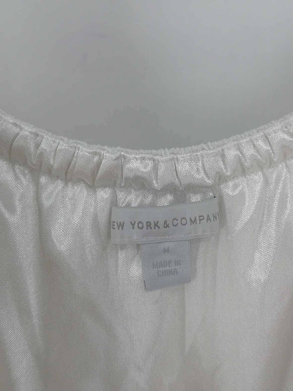 Pre-Owned New York & Co White Size Medium Short Short Sleeve Dress | True Fashionistas.