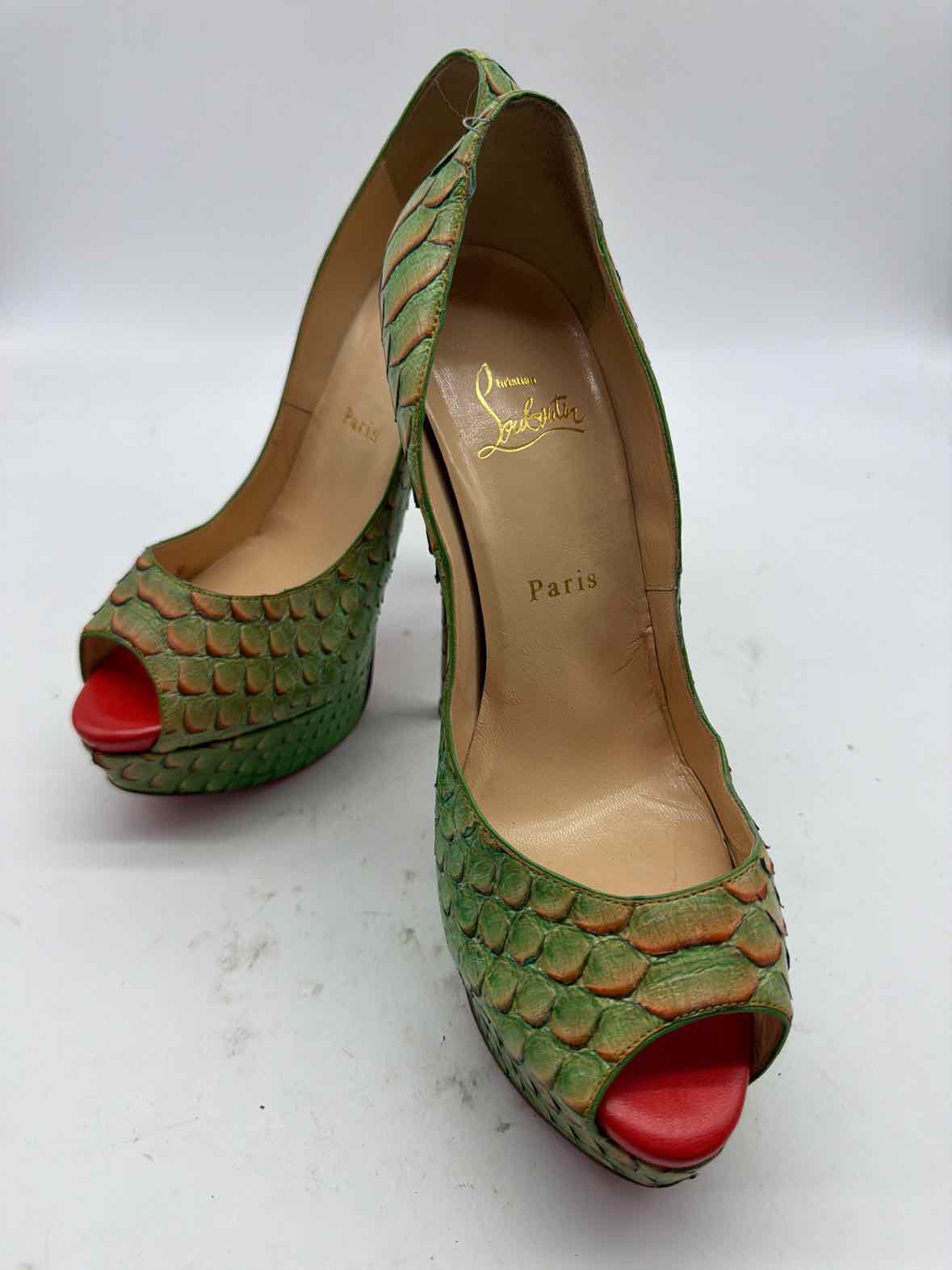 Pre-Owned Christian Louboutin Green Size 9 Stiletto Heels | True Fashionistas.