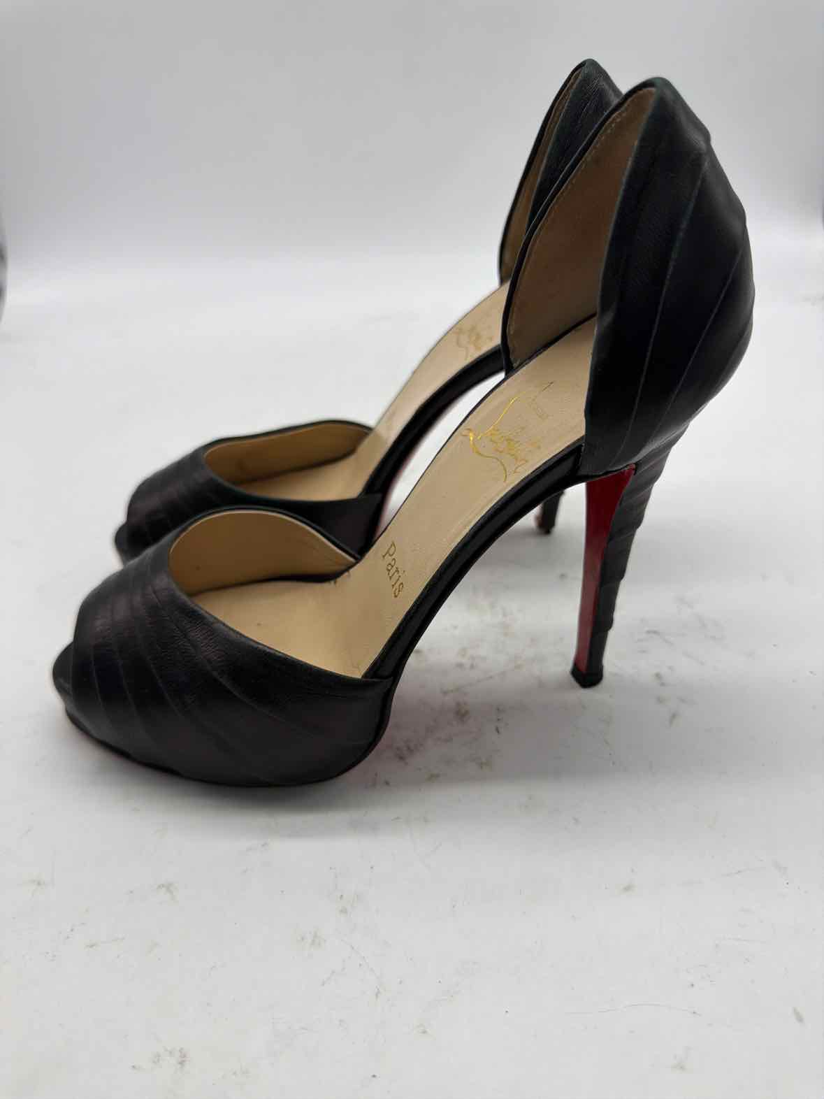 Pre-Owned Christian Louboutin Black Size 6.5 D'orsay Heels | True Fashionistas.