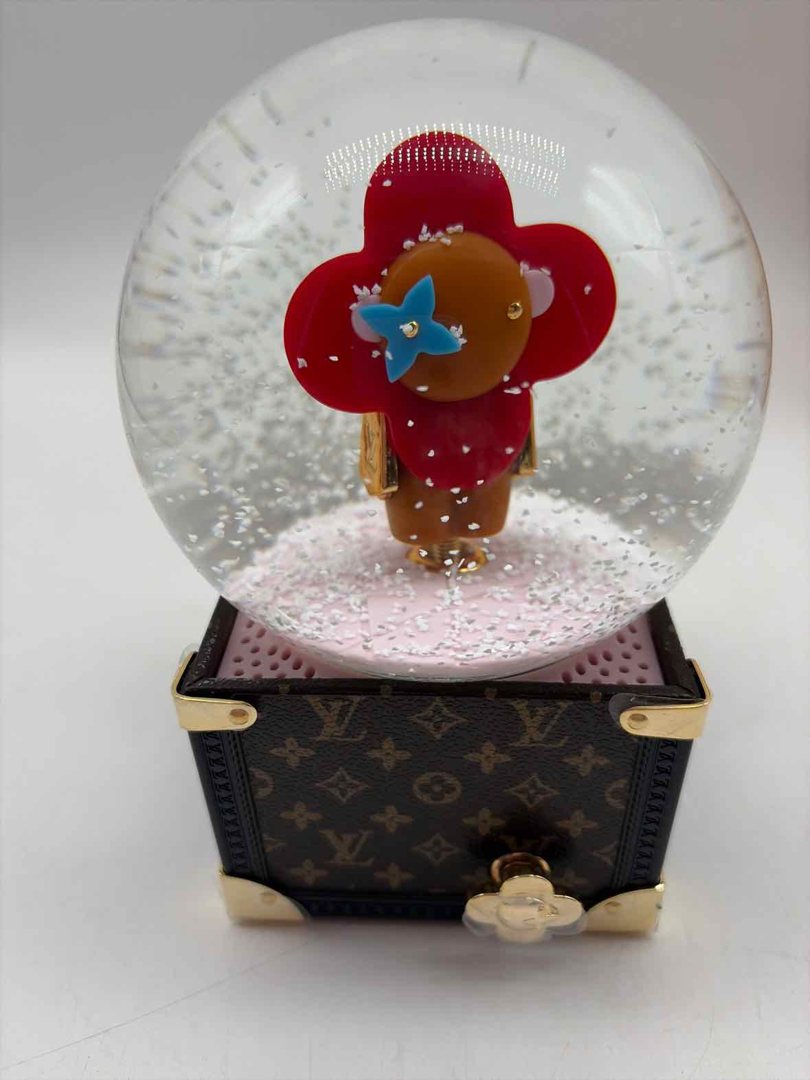 Louis Vuitton Glass Decorative Accessory | True Fashionistas.