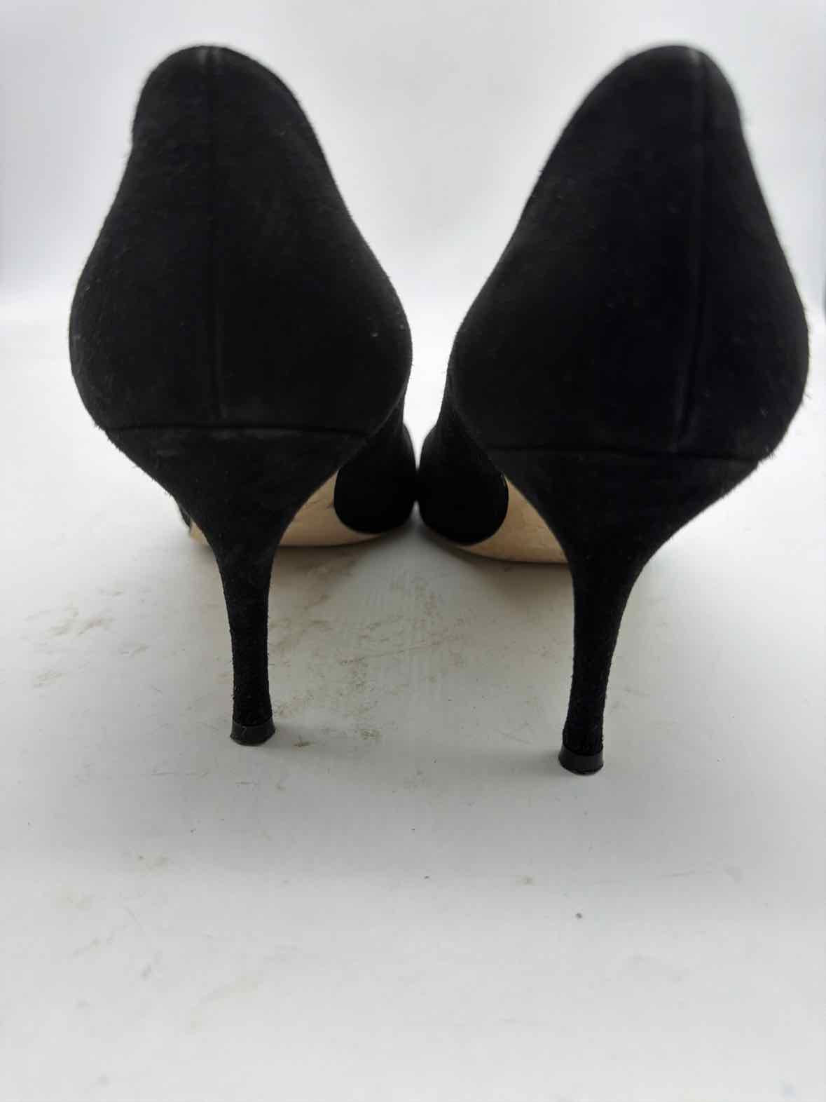 Pre-Owned Manolo Blahnik Black Size 8 Pump Heels | True Fashionistas.