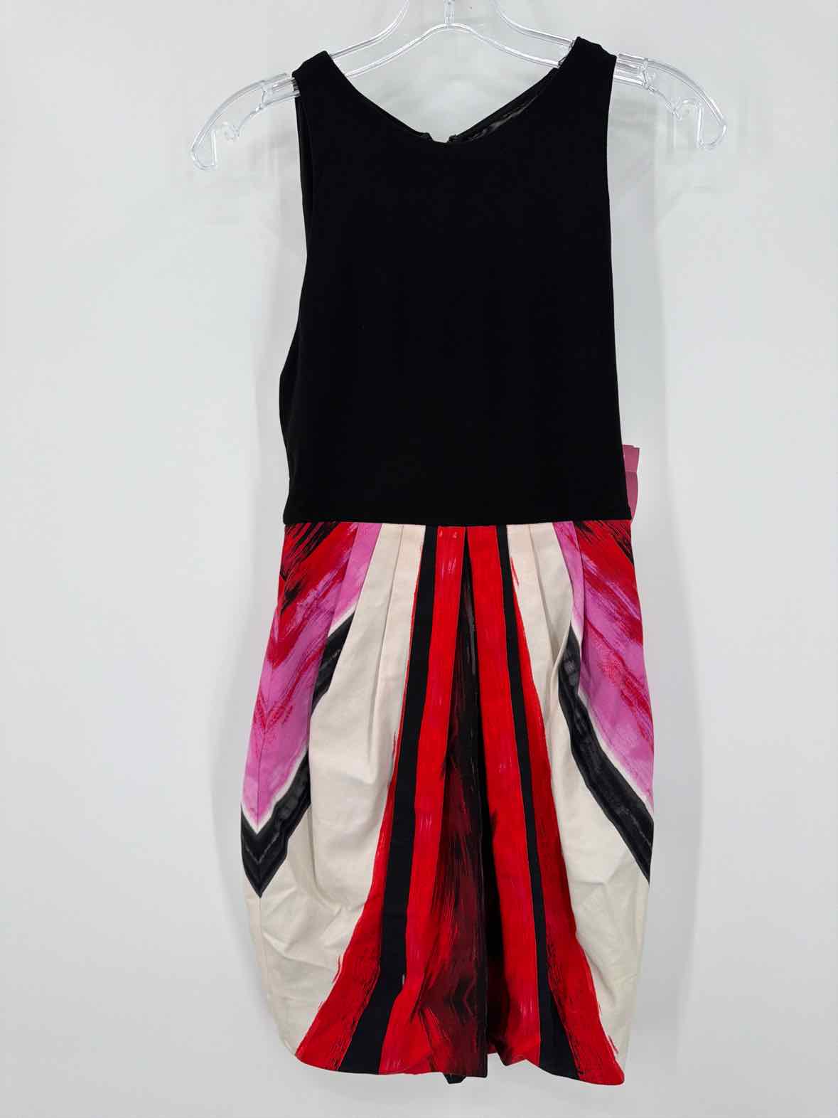 Pre-Owned Alice + Olivia Black Size 2 Short Sleeveless Dress | True Fashionistas.
